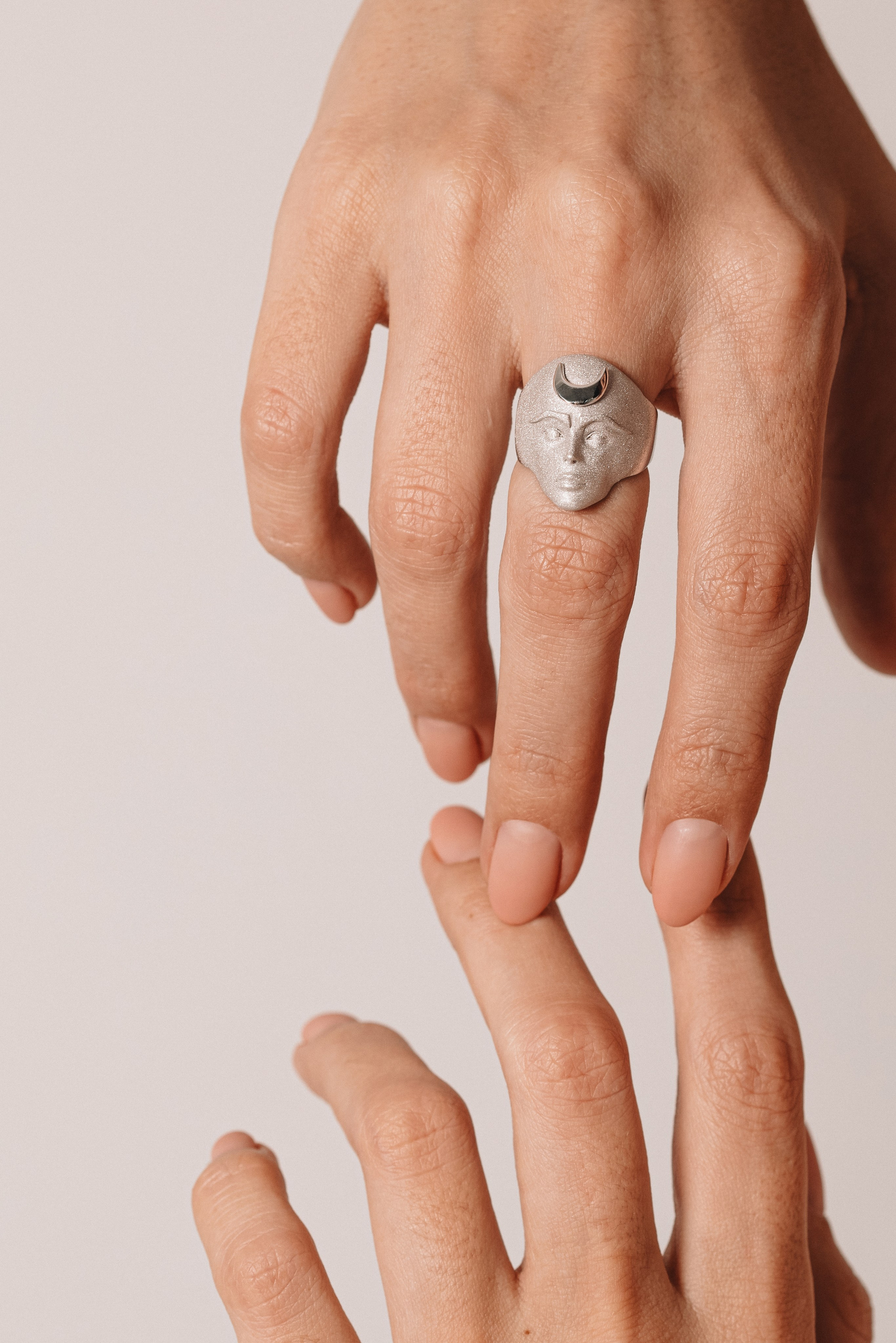 Сьемка украшений для KateKraft. Портретный фотограф Москва