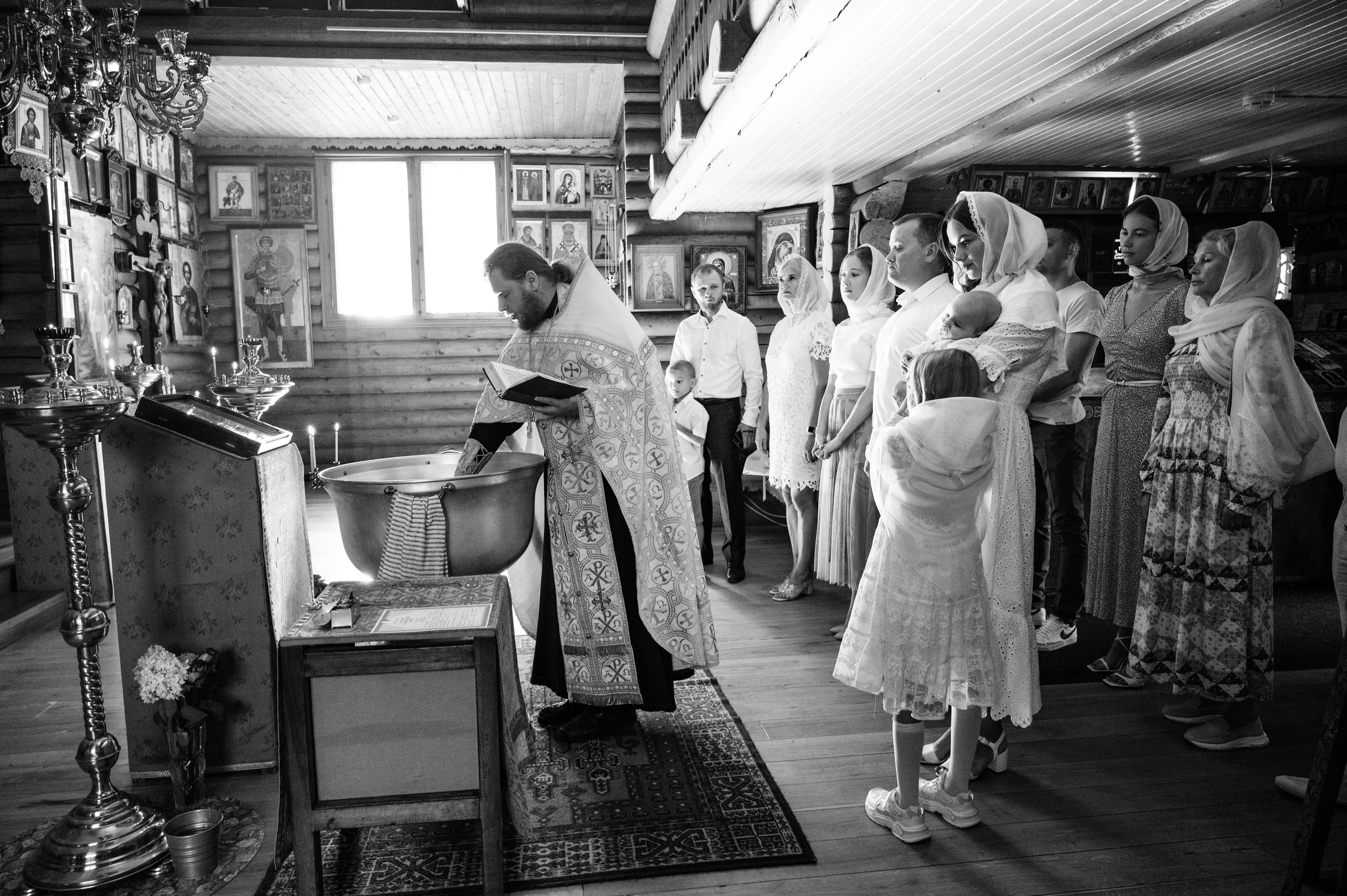 Стоимость крещения. Профессиональный фотограф беременности в СПБ. Стильные фотосессии беременности в стиле минимализм и классическая фотография