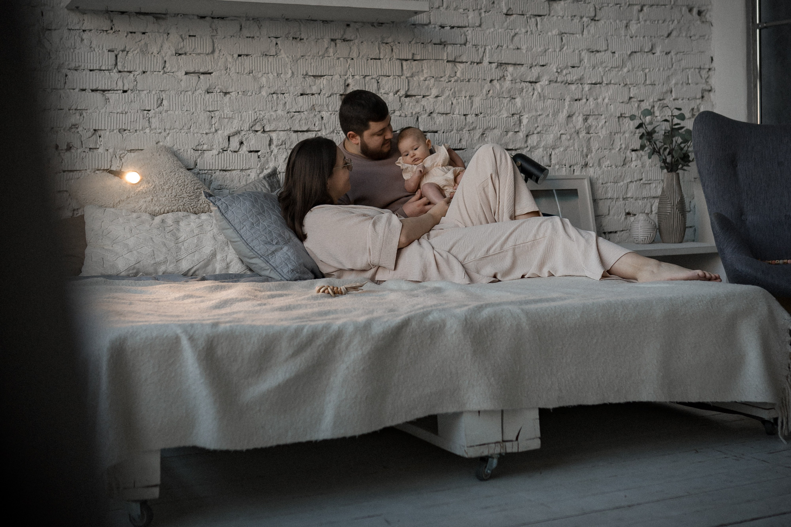 Семейная фотосъемка новорожденной. Фотограф Крещения и Венчания в Москве