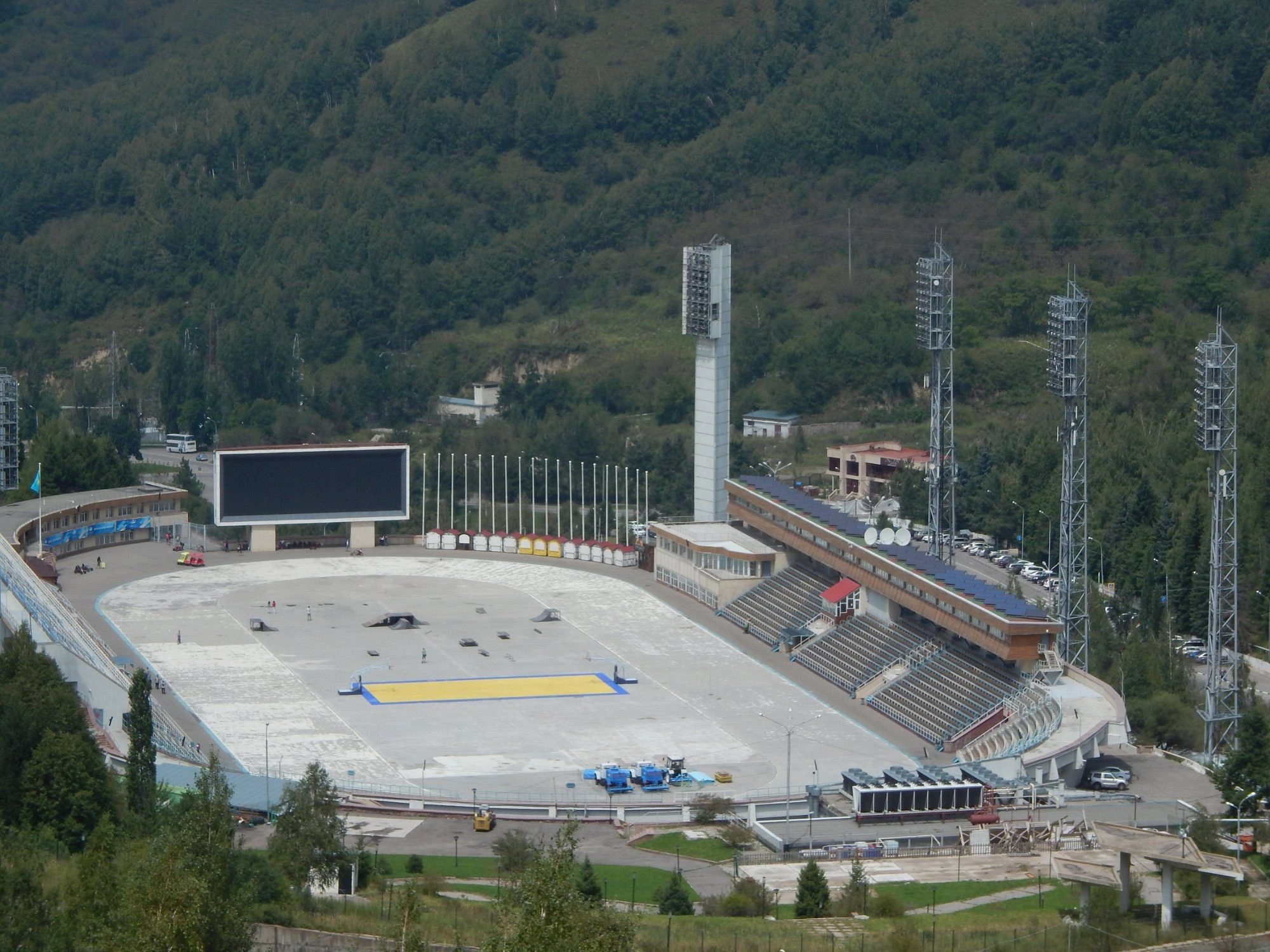 Высокогорный каток Медео (Медеу) в Алматы — легендарная ледовая арена