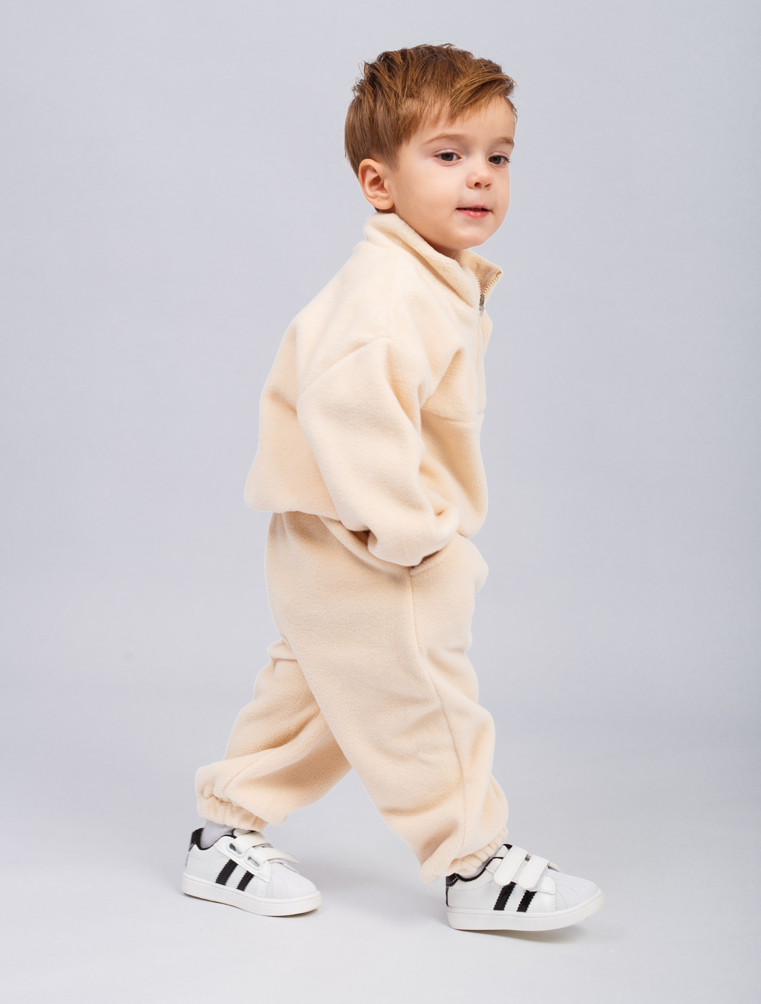 Модель для предметной съемки мальчик Радэль Казань| Sale Easy