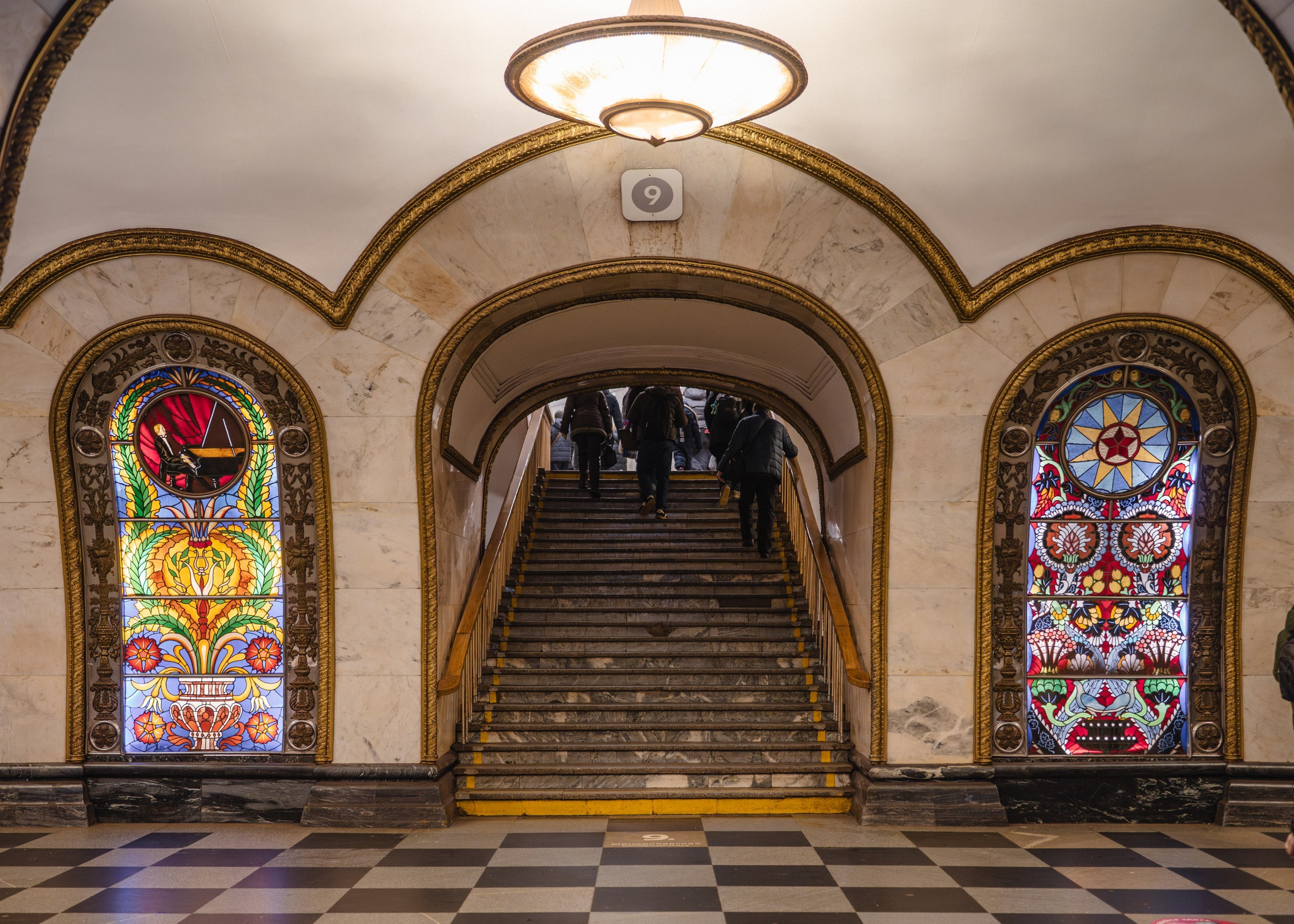 Парадные залы подземного дворца. П&П — Полезное с Приятным. Фотоэкскурсии — Москва на память. Экскурсовод и фотограф в Москве. Увези столицу в своём альбоме!