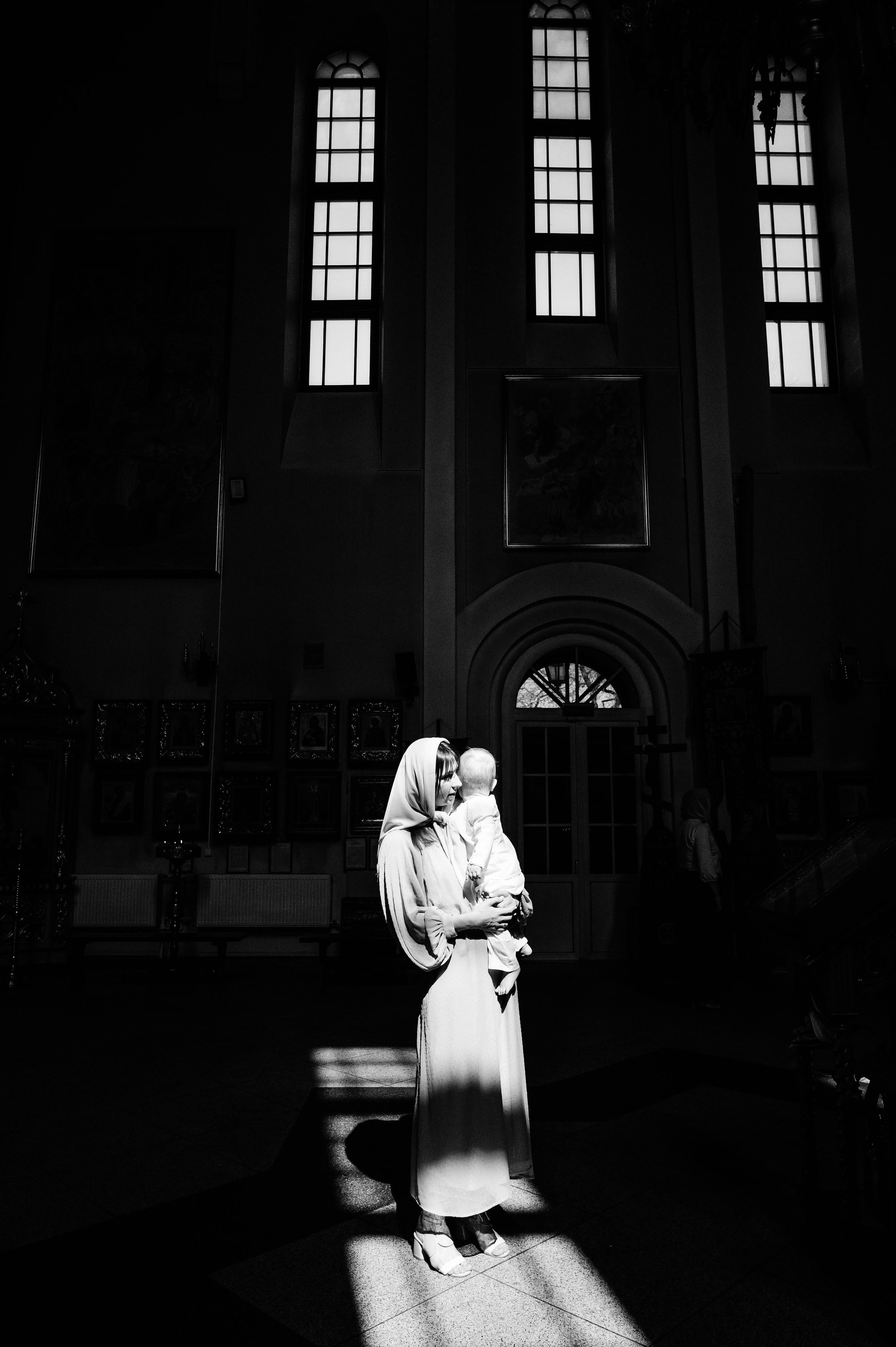 Стоимость крещения. Профессиональный фотограф беременности в СПБ. Стильные фотосессии беременности в стиле минимализм и классическая фотография