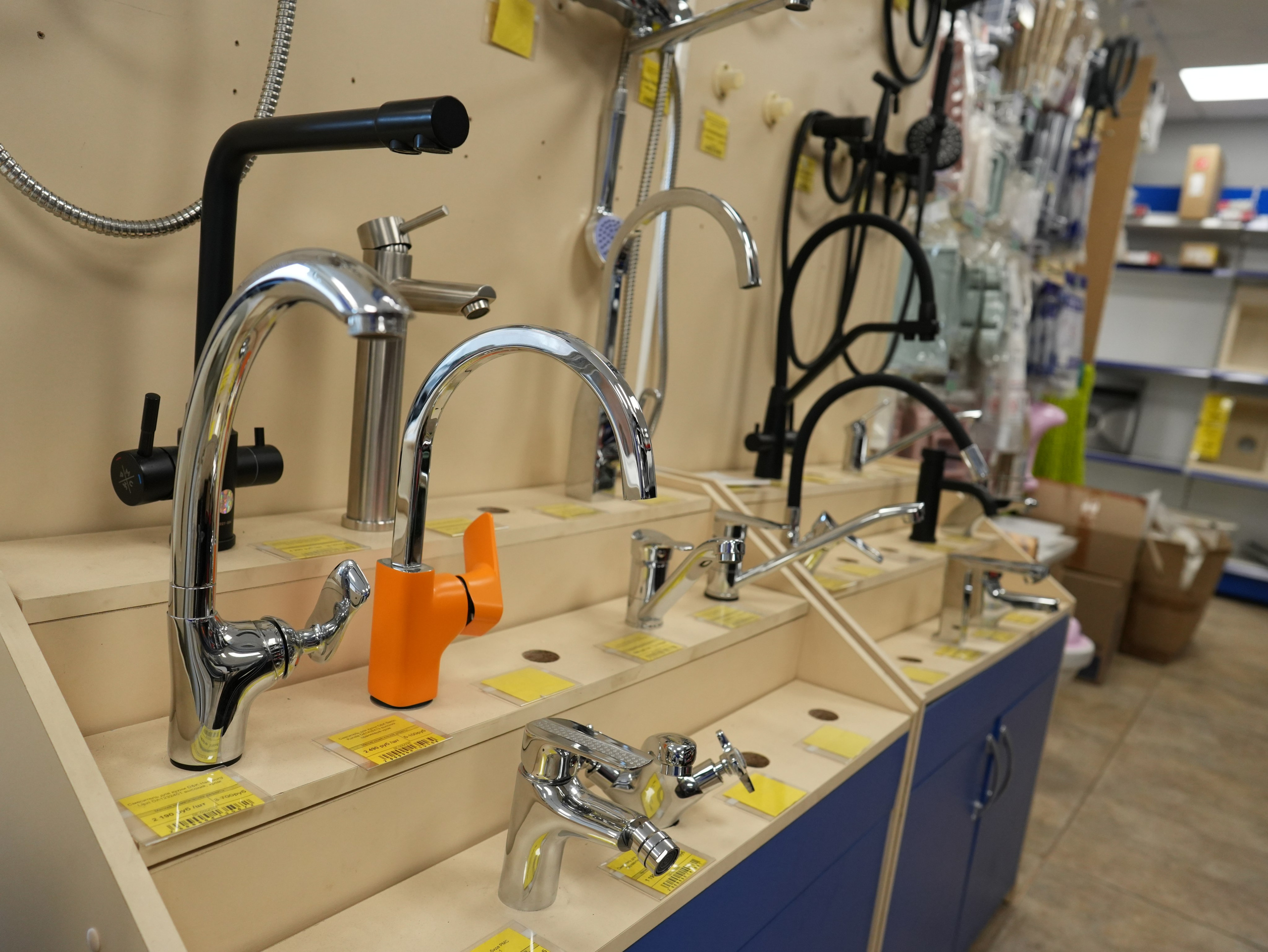 Смесители. Строительный магазин низких цен Экономкин