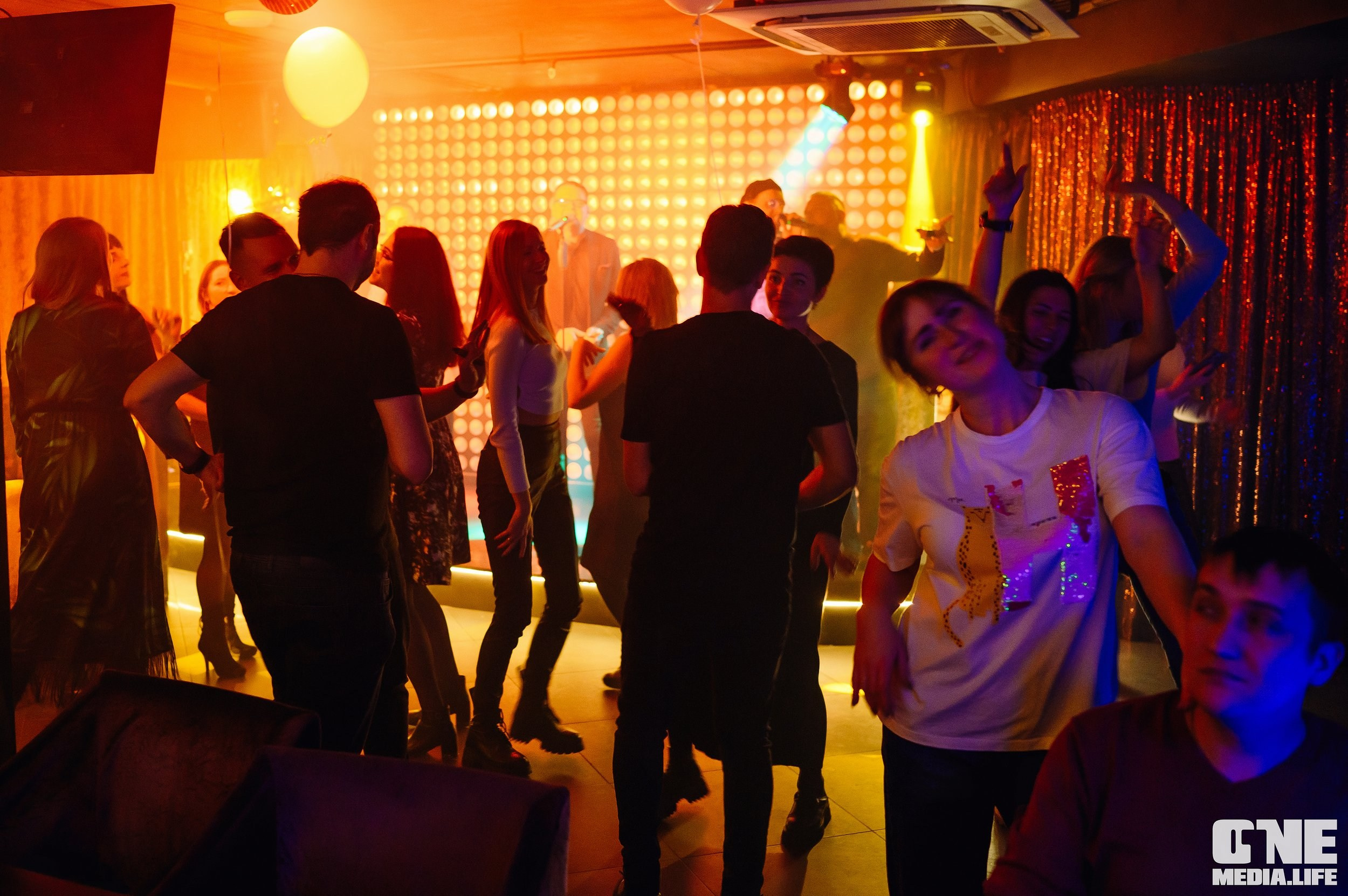 Фоторепортаж из караоке-клуба Эйфория. One Media Life: фоторепортажи, фотоотчеты с мероприятий и заведений