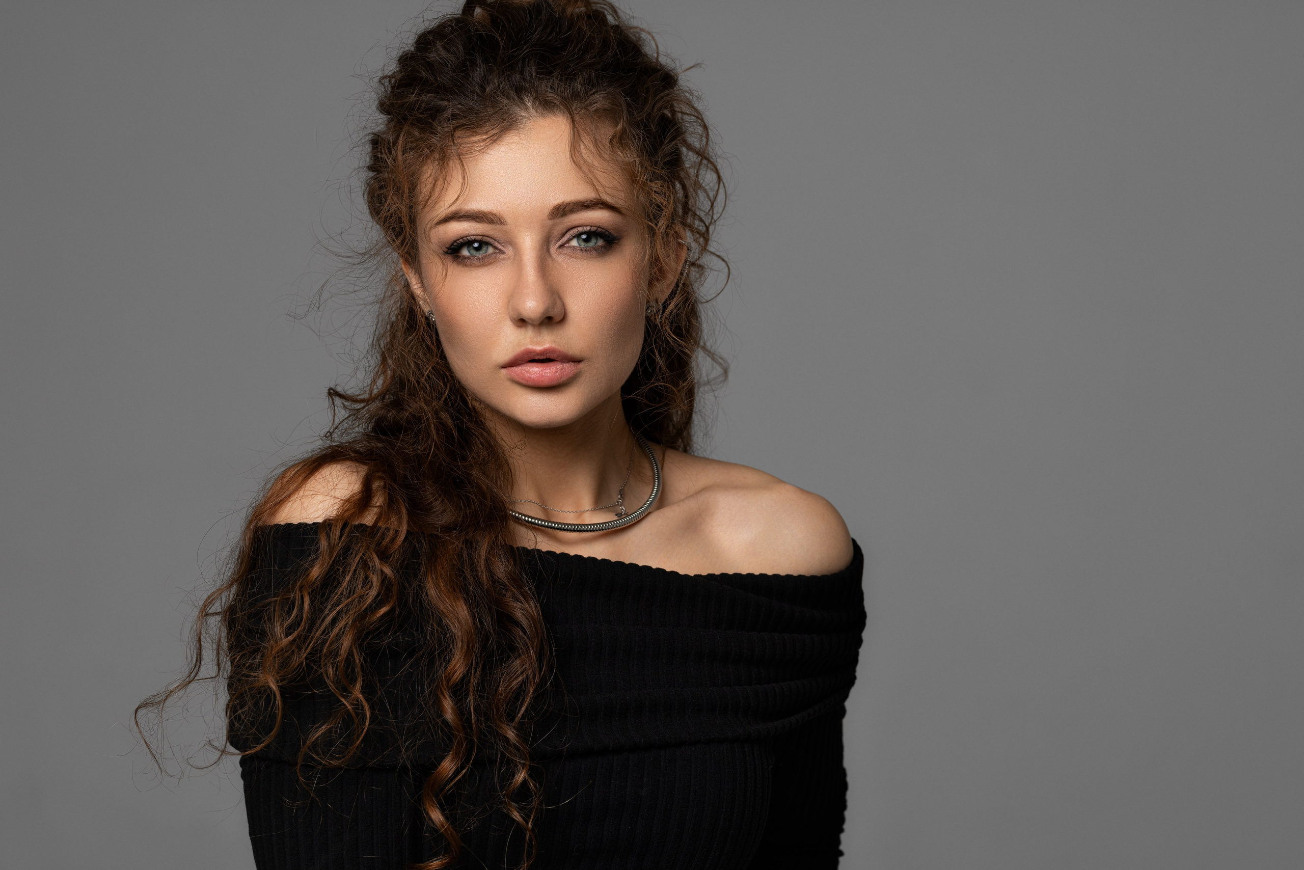 Студийная съемка на циклораме с испульсным светом с Дианой для «себя». Дмитрий Шульгин, портретный фотограф в Воронеже