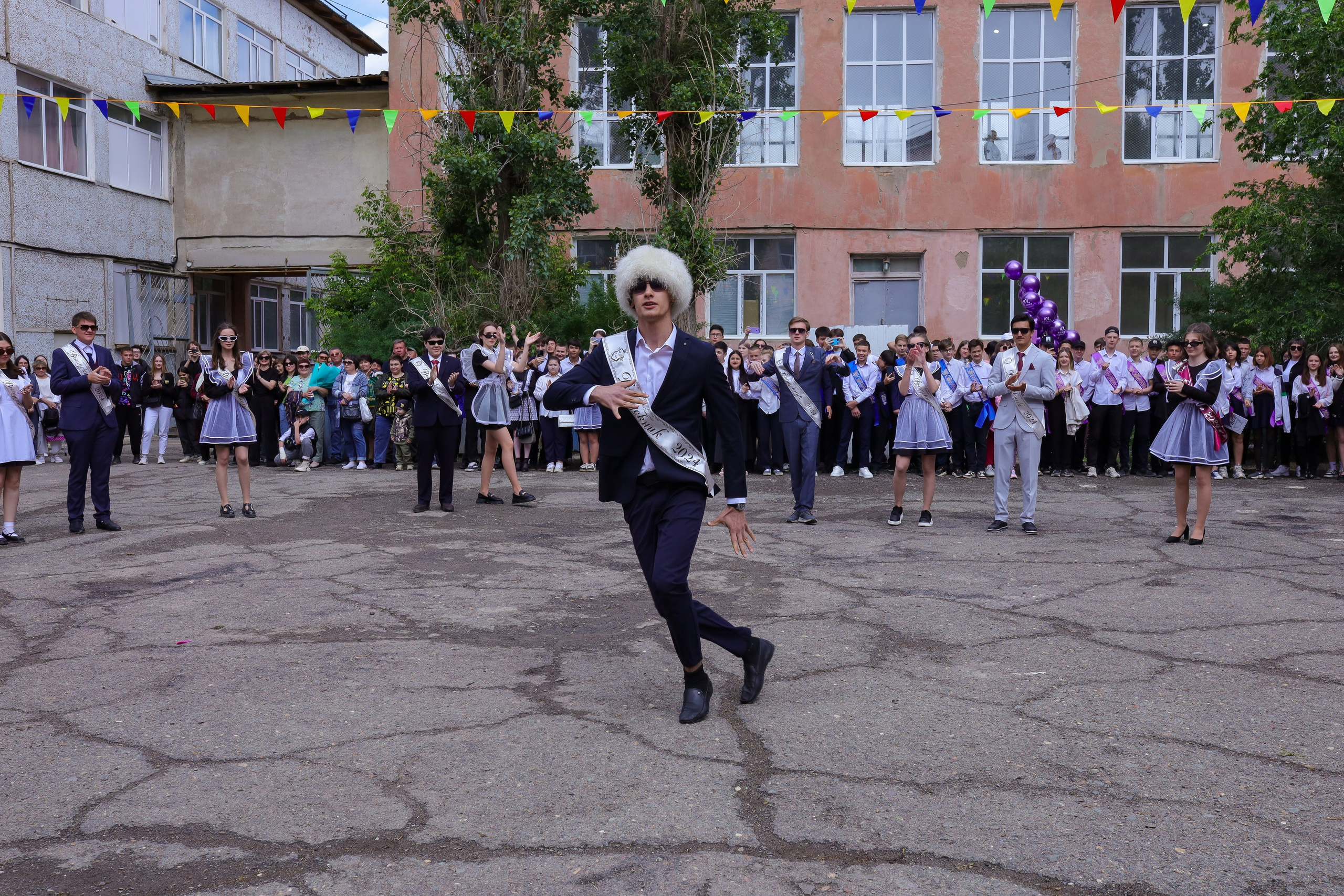 Выпускники. Фотограф в Жезказгане. Графический дизайнер