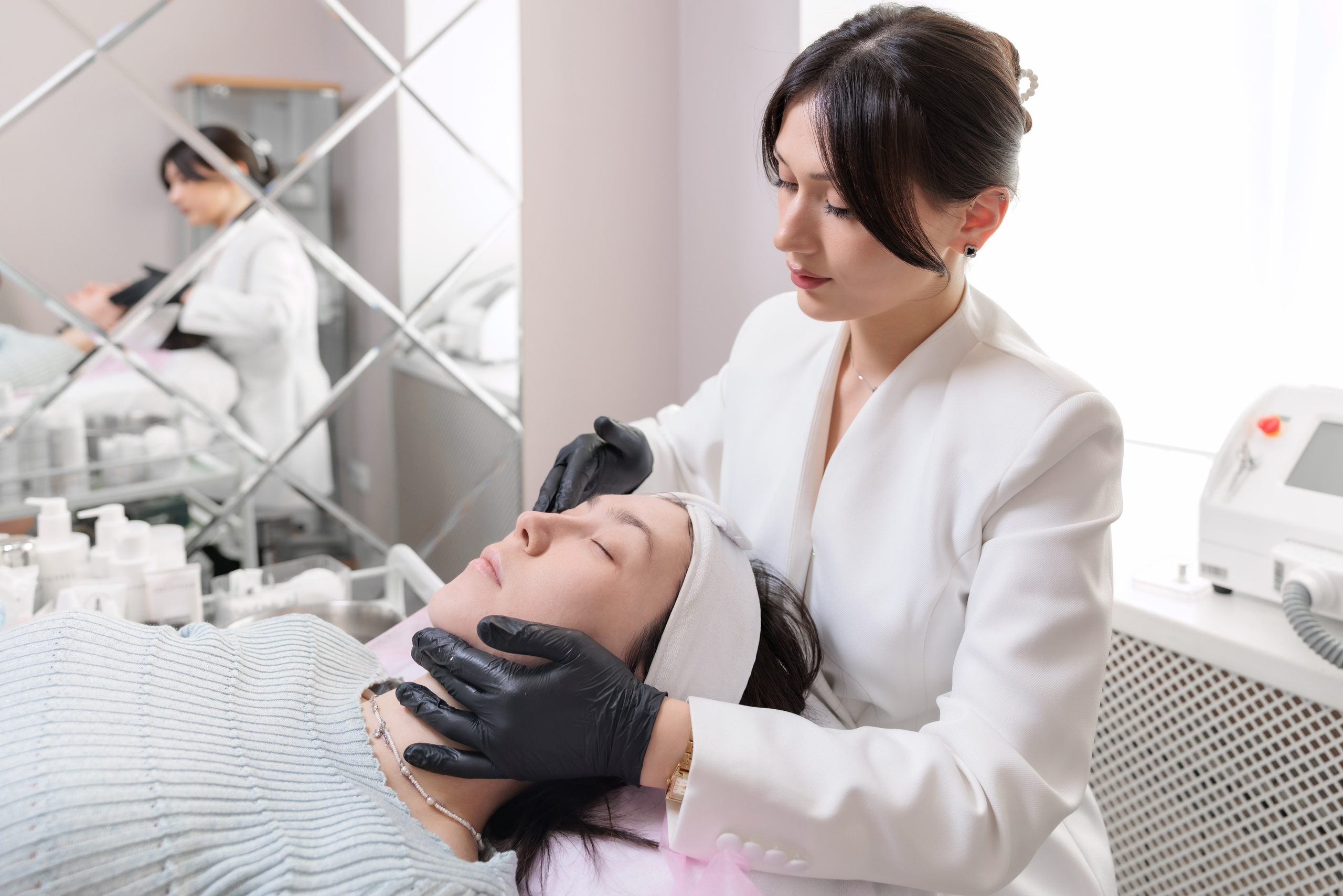 — Клиники, индустрия карсоты. Брук Артём