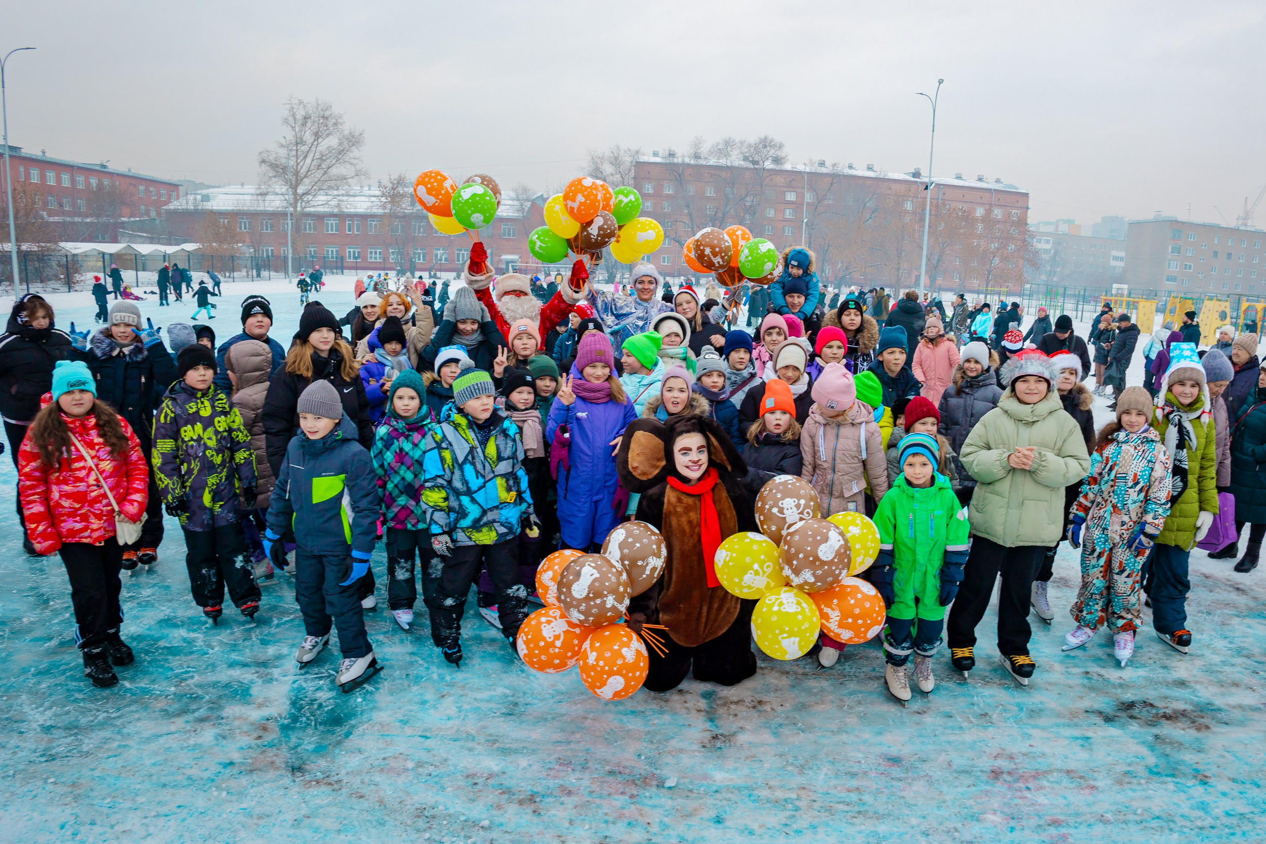 Открытие катка в СОШ 37. Фотограф Князев Сергей