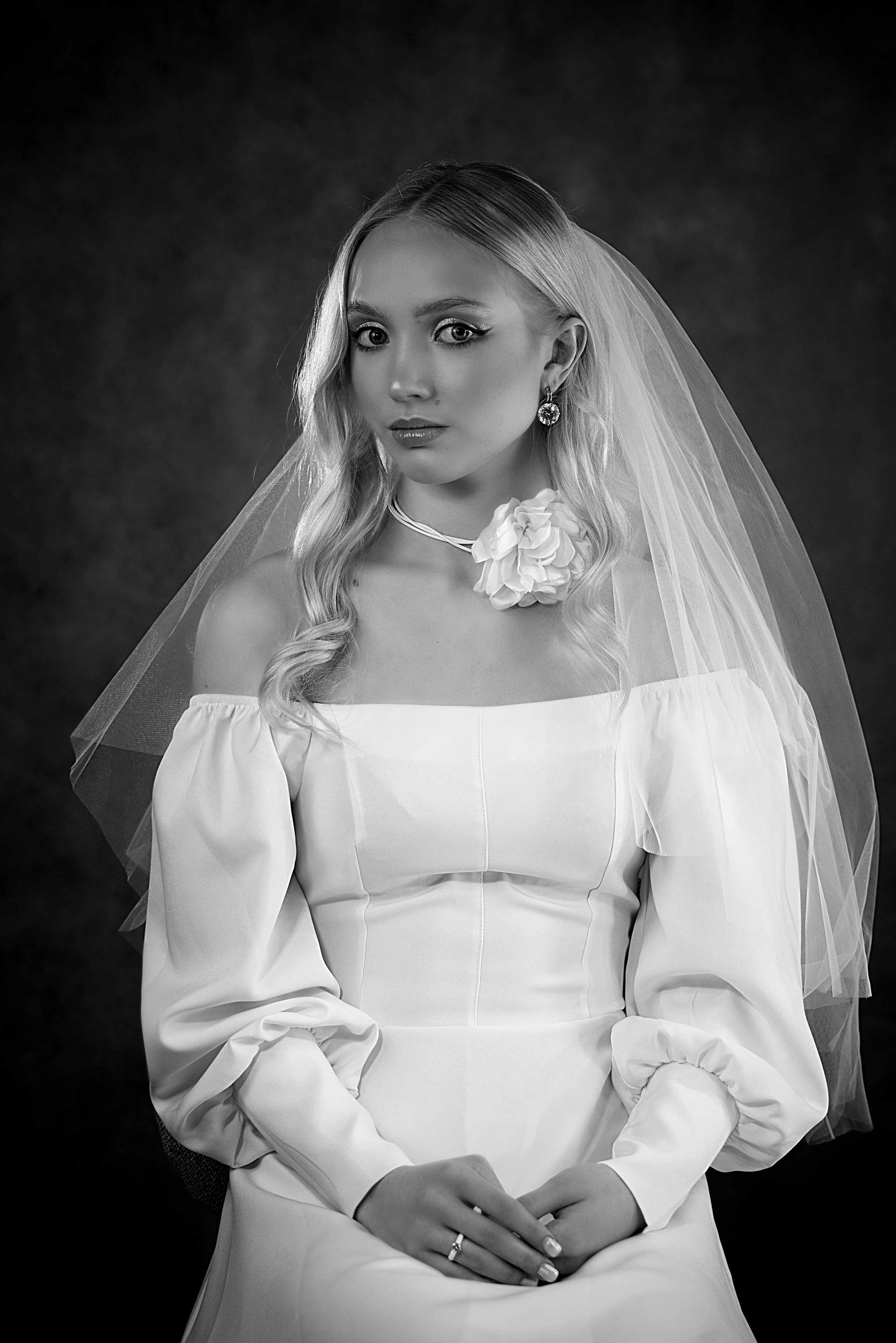 невеста в фате чб