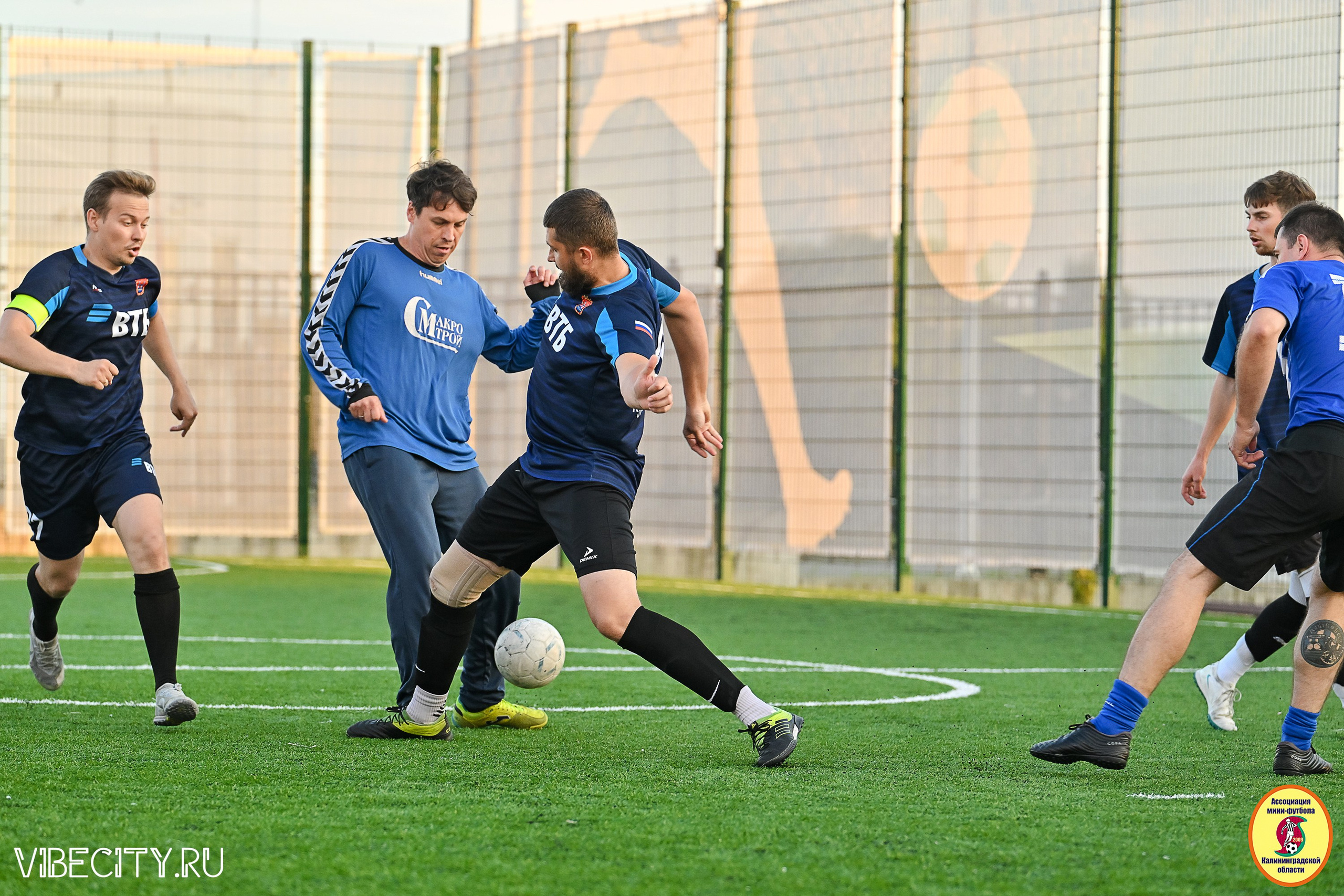 ИГРЫ МИНИ-ФУТБОЛЬНОЙ И КОРПОРАТИВНОЙ ЛИГИ. VIBECITY.RU Вайб Сити Ру Фоторепортажи Фотоотчеты Калининград