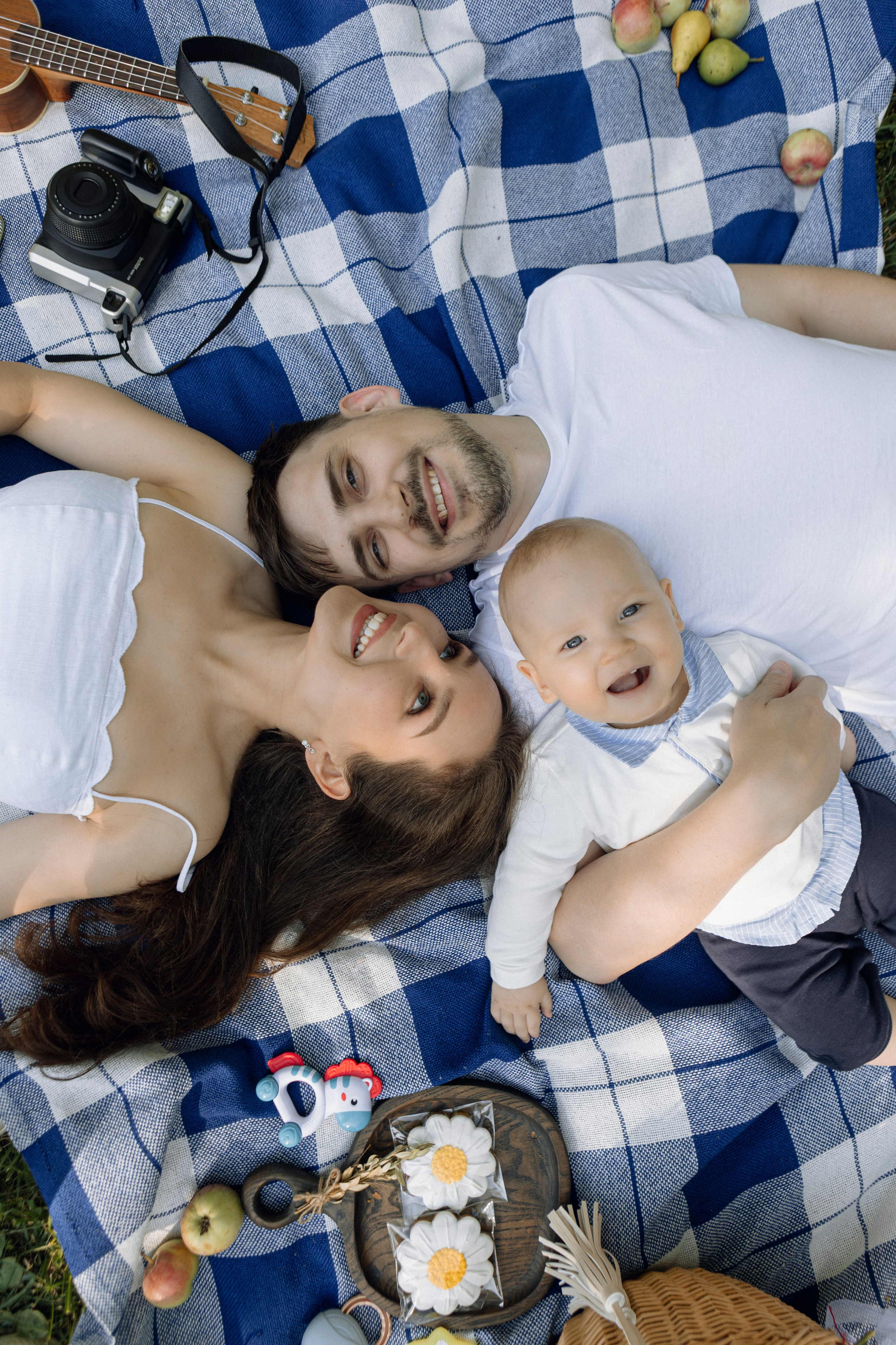 Семейная фотосессия на летнем пикнике в парке, фотограф в Москве