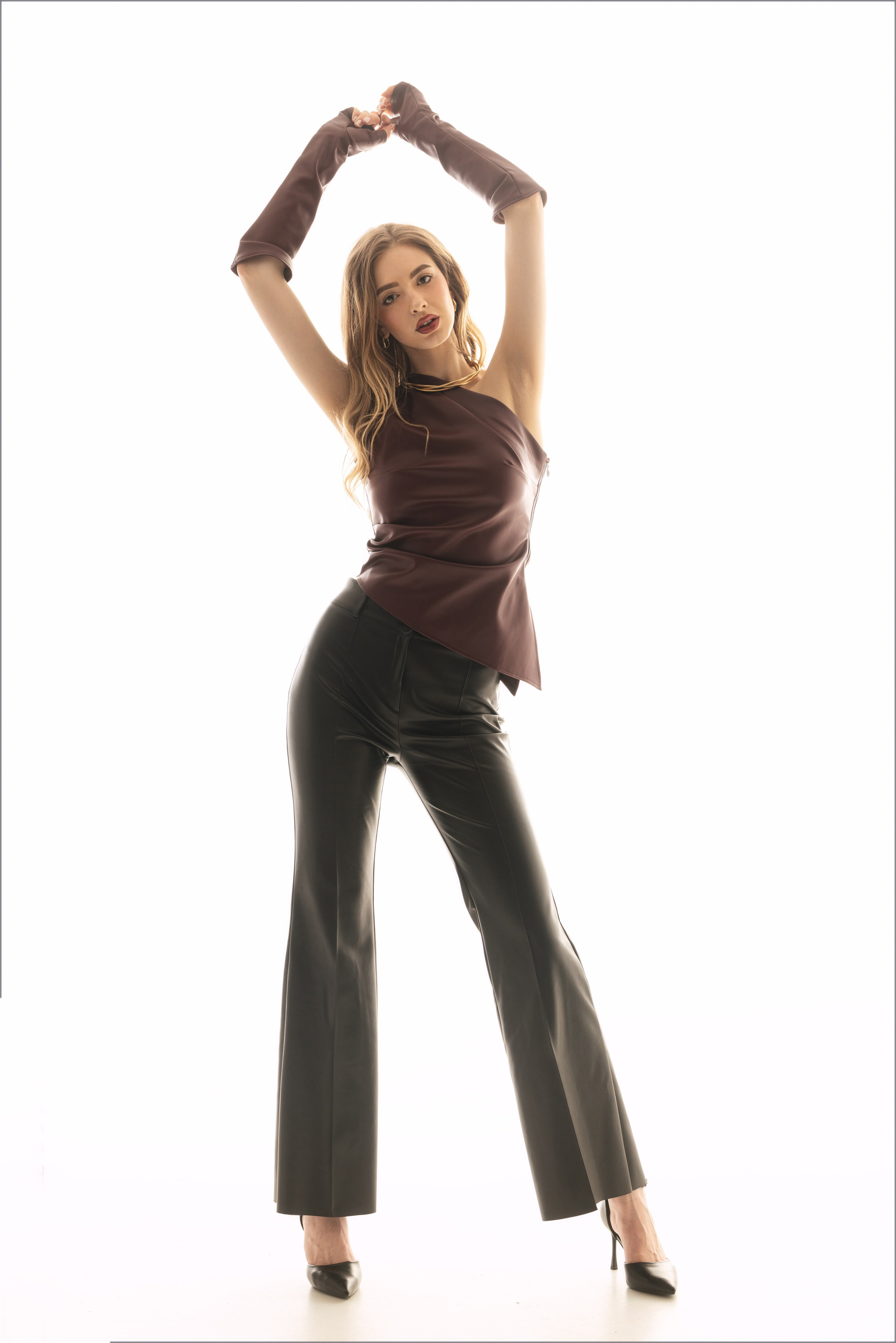 Студийная съемка на циклораме с импульсным светом с Ксенией для «себя». Дмитрий Шульгин, портретный фотограф в Воронеже