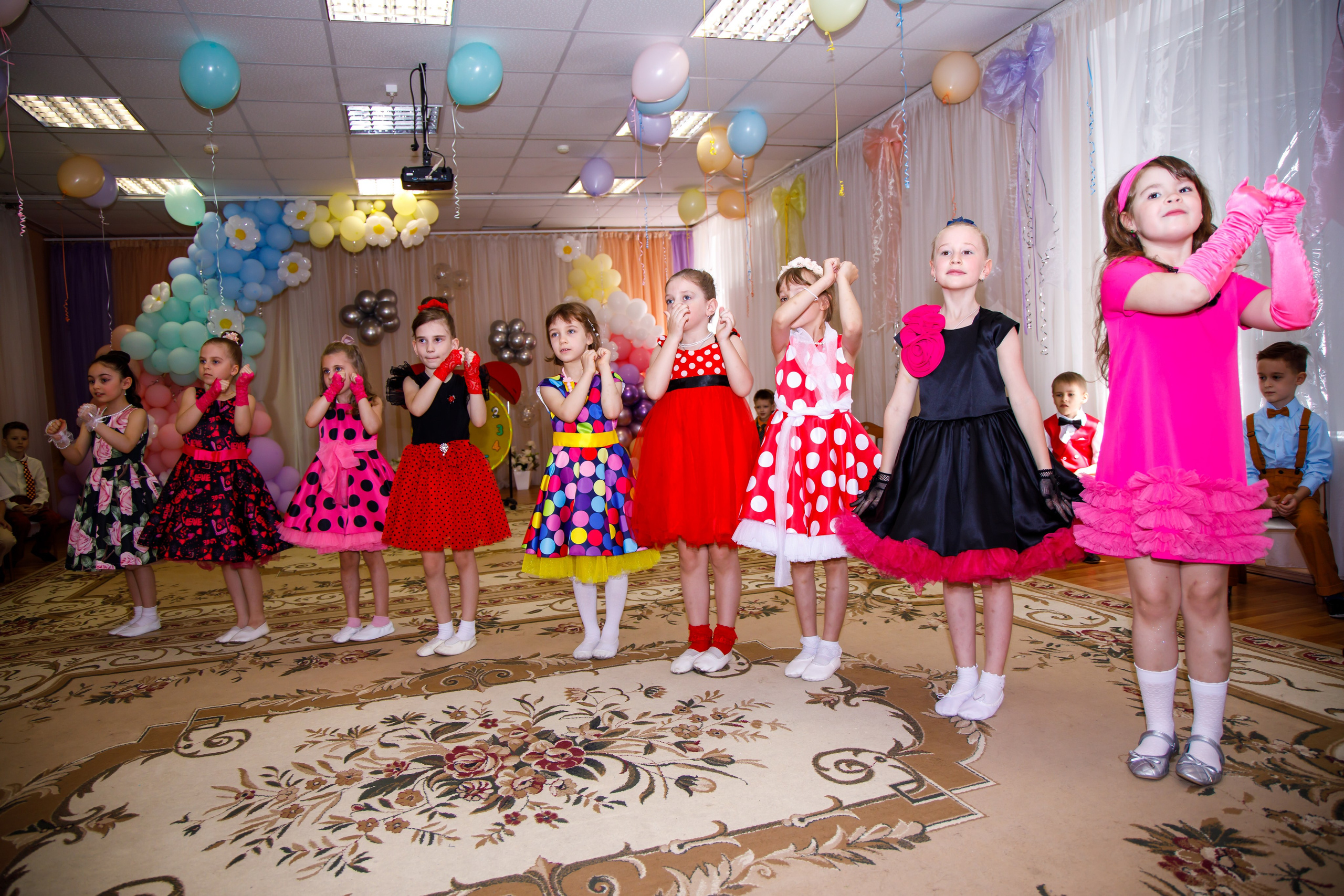ВЫПУСКНОЙ ДЕТСКИЙ САД группа НАСЛЕДНИКИ. Профессиональная фото и видеосъемка. Москва