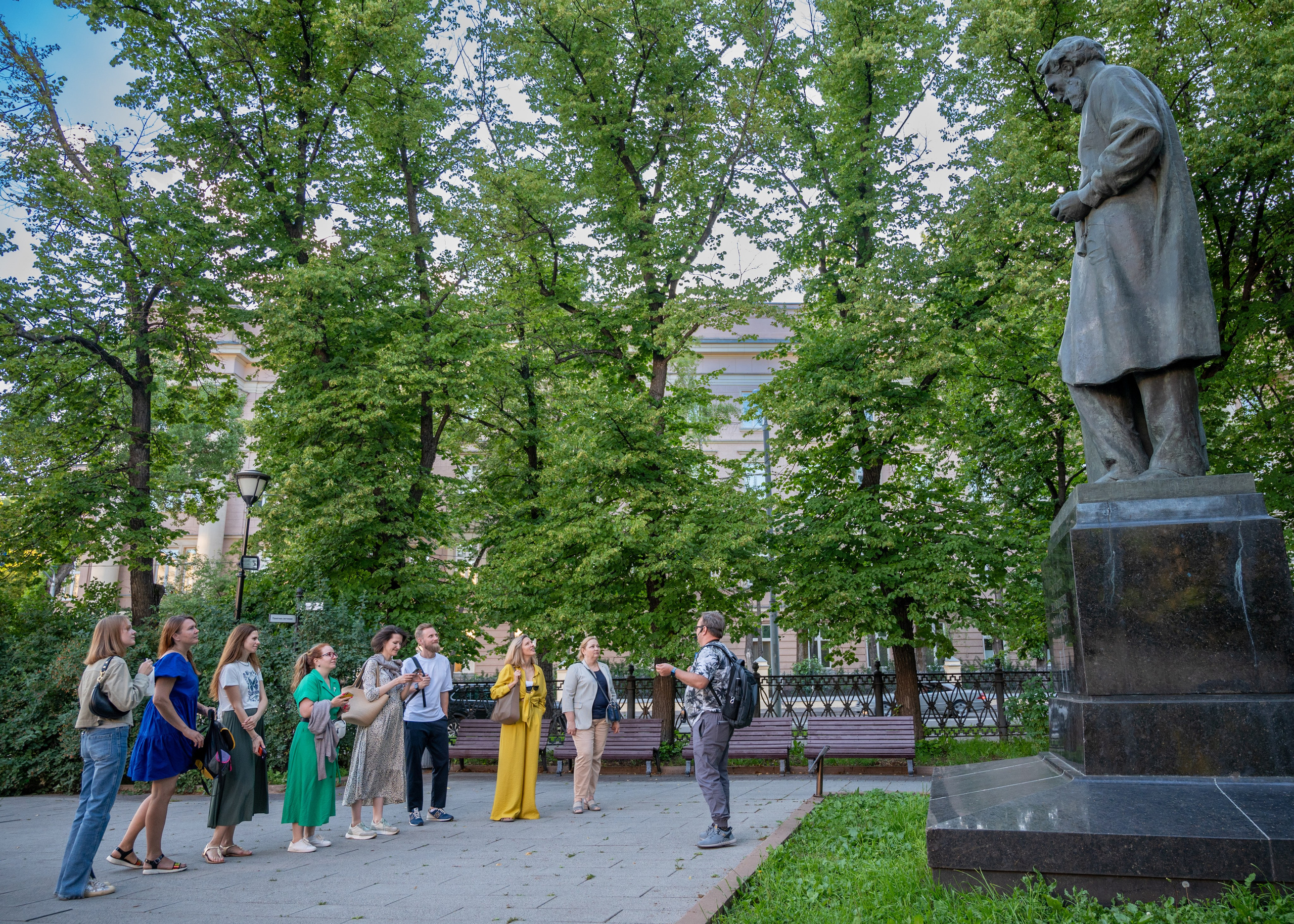 Гордость отечественной медицины. П&П — Полезное с Приятным. Фотоэкскурсии — Москва на память. Экскурсовод и фотограф в Москве. Увези столицу в своём альбоме!