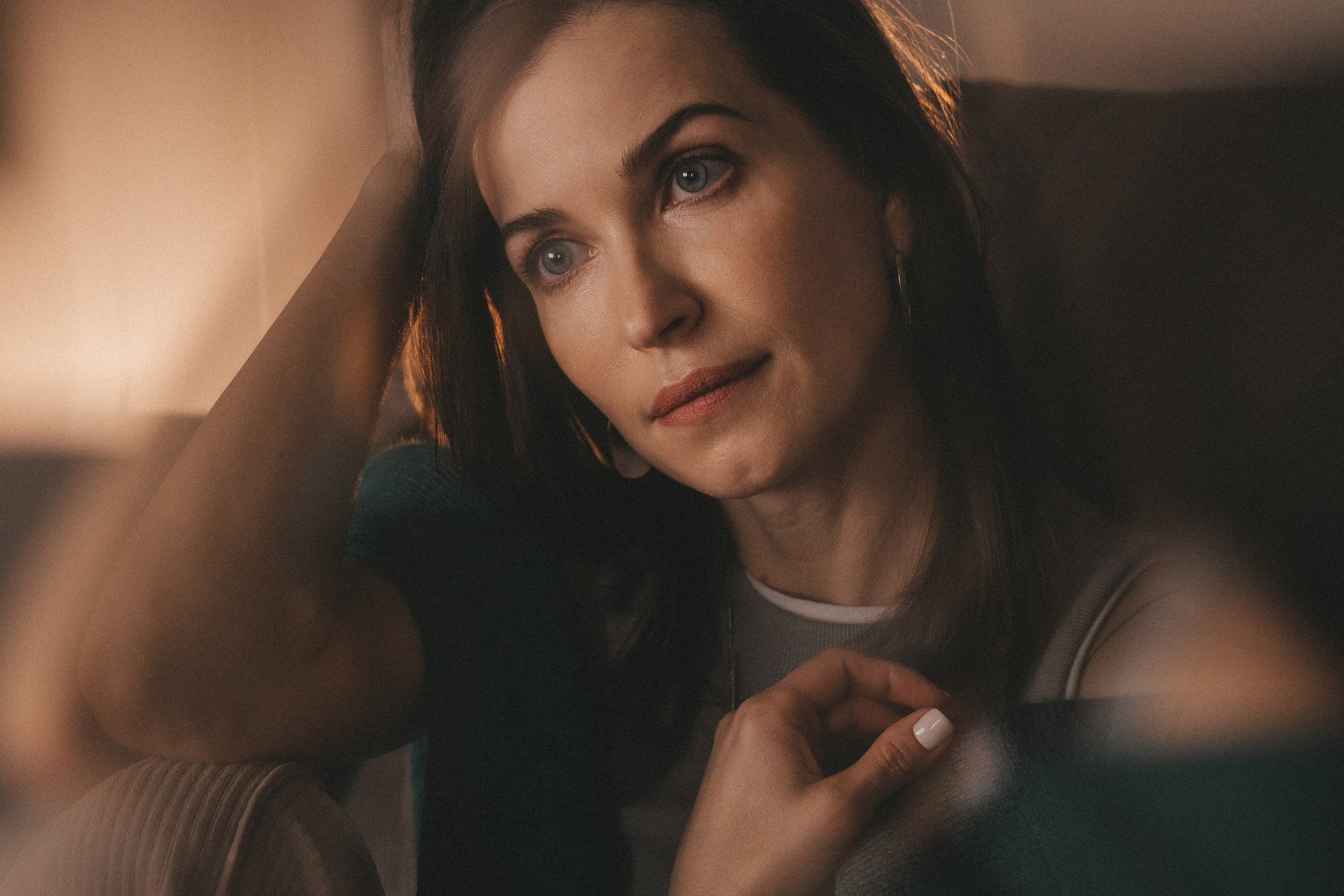 Женский портрет дома с естественным светом во Владивостке. Портретный и семейный фотограф во Владивостоке Светлана Мухильченко