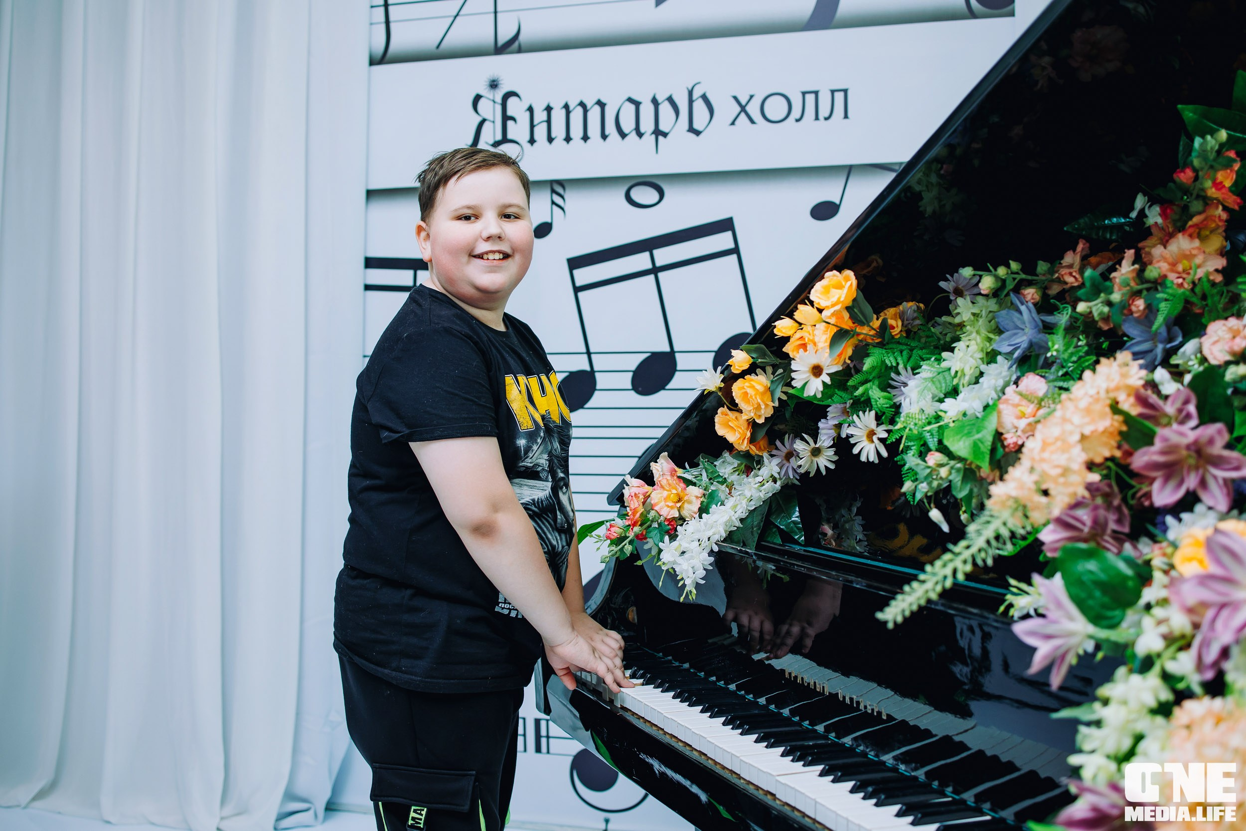 Концерт 8 марта в Янтарь холл. One Media Life: фоторепортажи, фотоотчеты с мероприятий и заведений