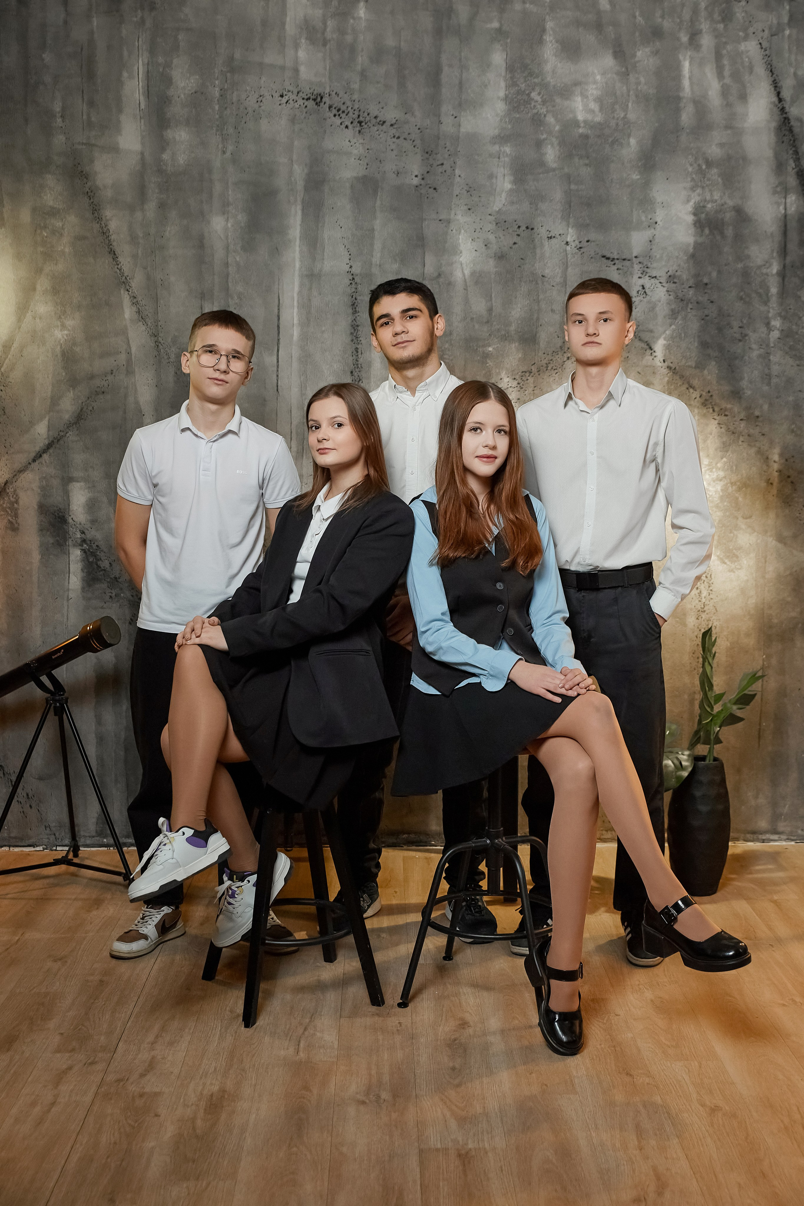 Выпускной альбом 9 и 11 класс «Гранж». Выпускные альбомы в Тюмени для школ, садов, вузов спортивных секций