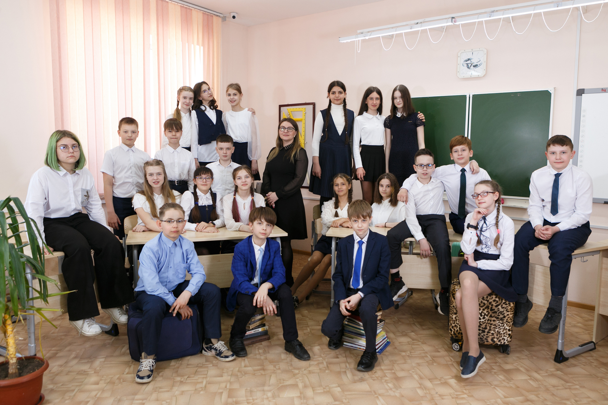 ГРУППЫ, ВИНЬЕТКИ, ПОРТРЕТЫ. Выпускные фотокниги для школ