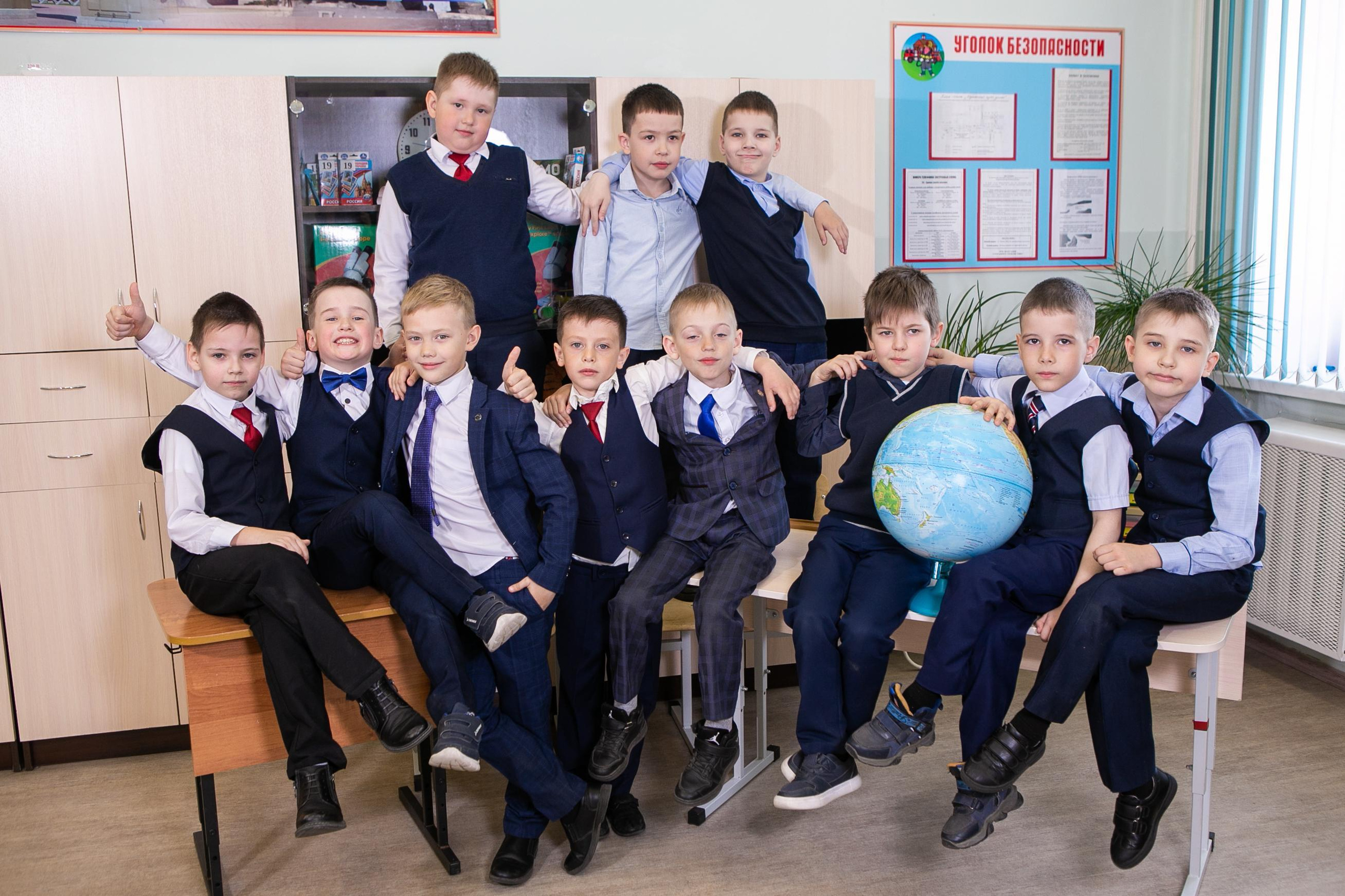 ГРУППЫ, ВИНЬЕТКИ, ПОРТРЕТЫ. Выпускные фотокниги для школ