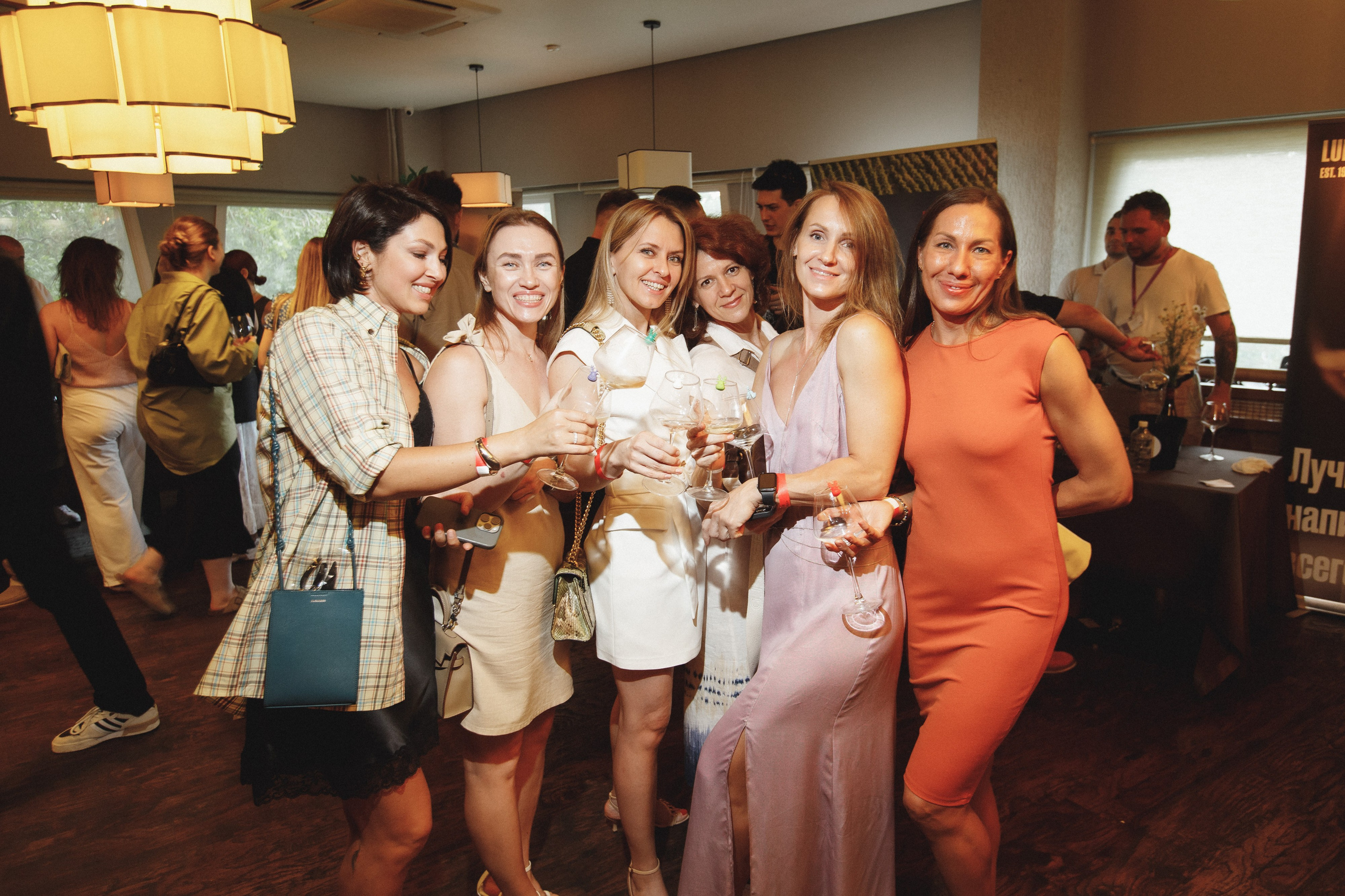 ФЕСТИВАЛЬ РОССИЙСКОГО ВИНА. СВОИ. ФОТООТЧЕТЫ-СОБЫТИЯ-МЕСТА