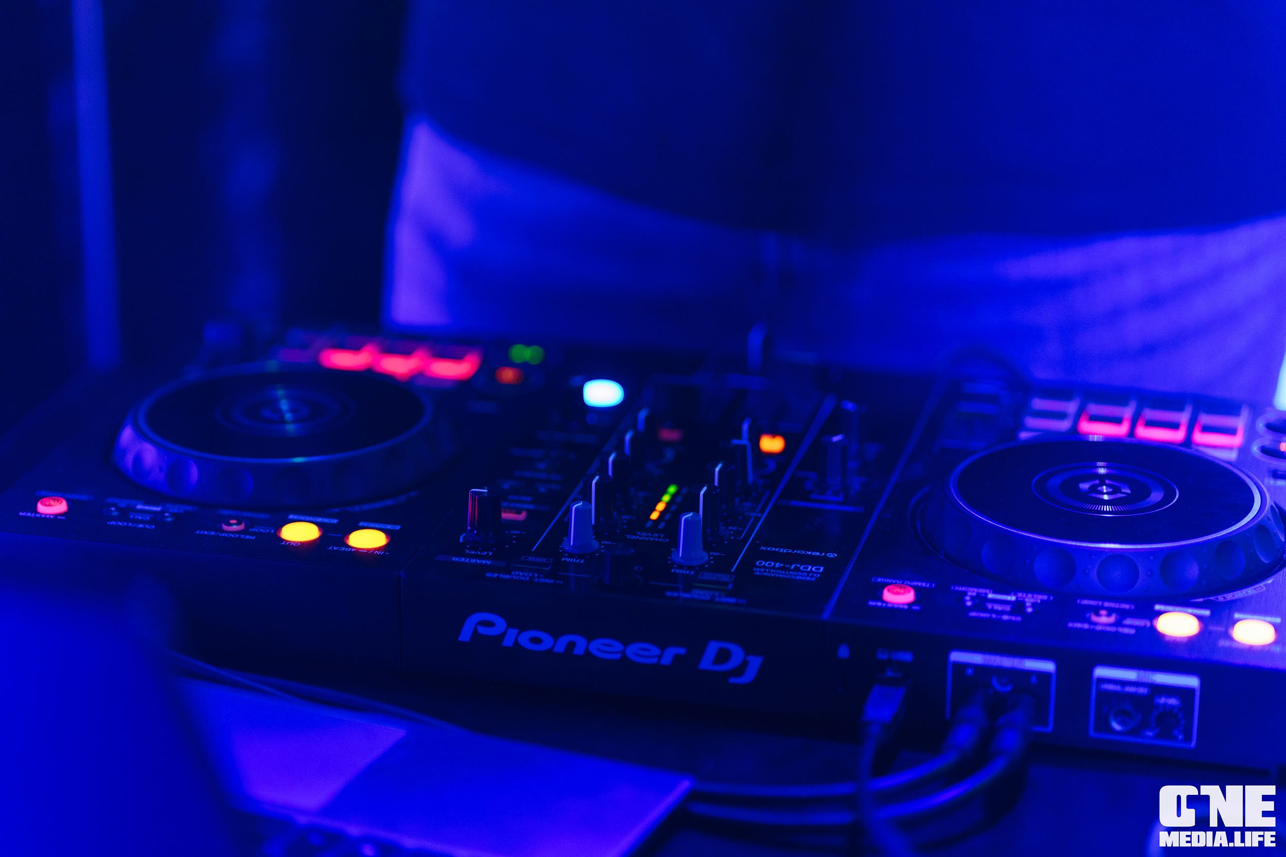 Фоторепортаж из караоке-клуба Эйфория. One Media Life: фоторепортажи, фотоотчеты с мероприятий и заведений