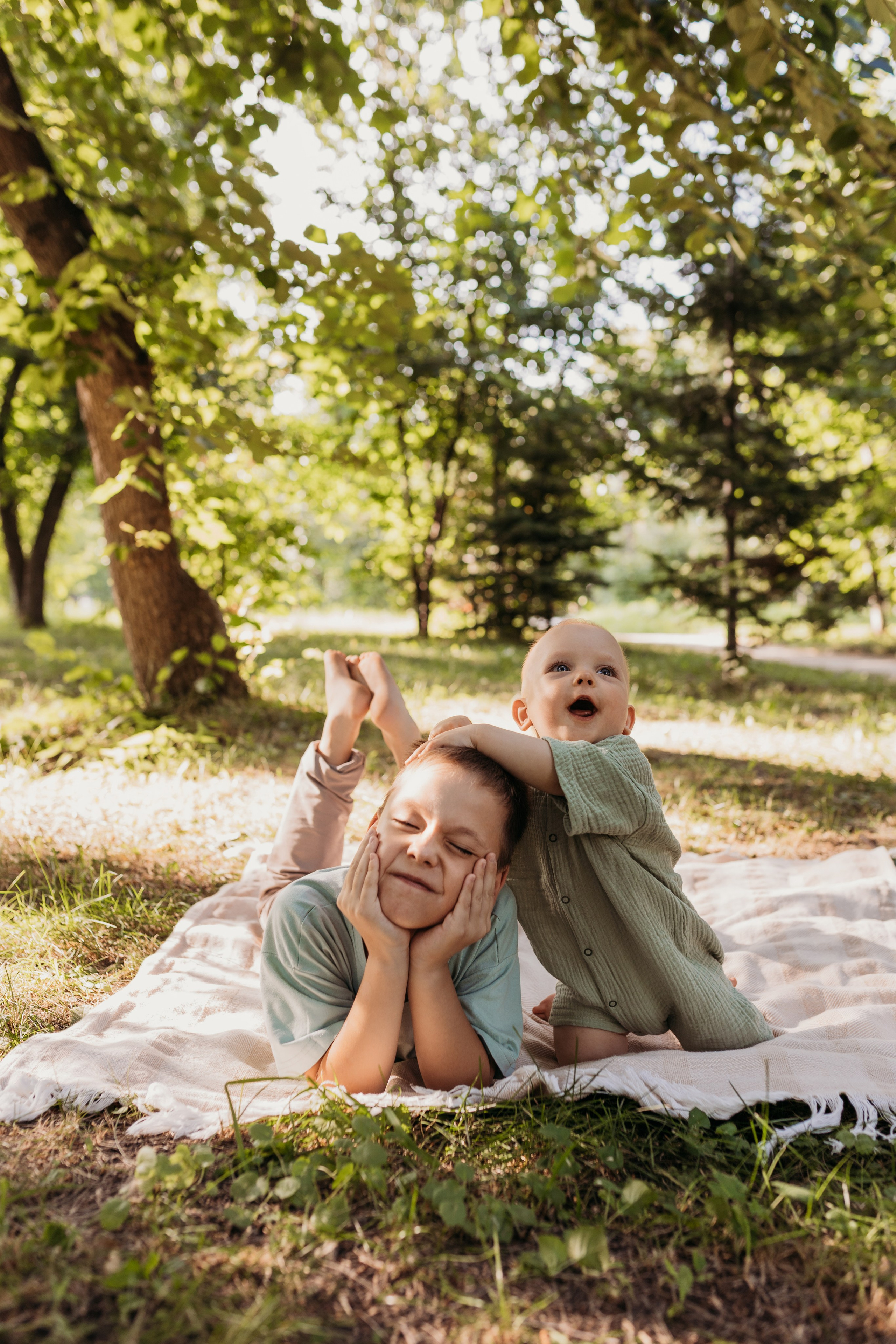 Семейные фотосессии на улице Барнаул. Фотограф новорожденных в г. Барнаул Ренпенинг Катерина