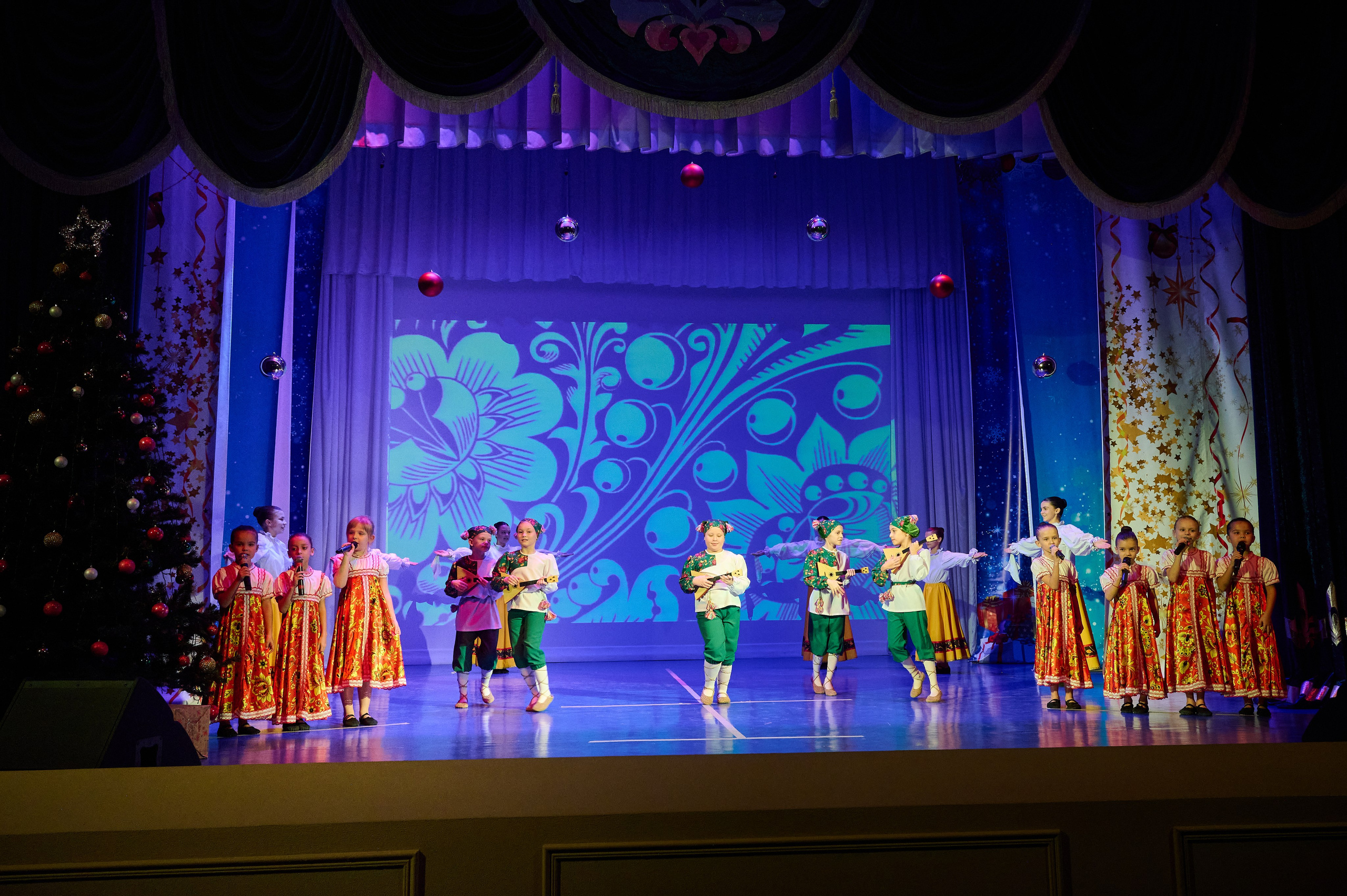 Коцерт НГ В ДК Марьина Роща. Жизнь курорта Кабардинка в фотографиях