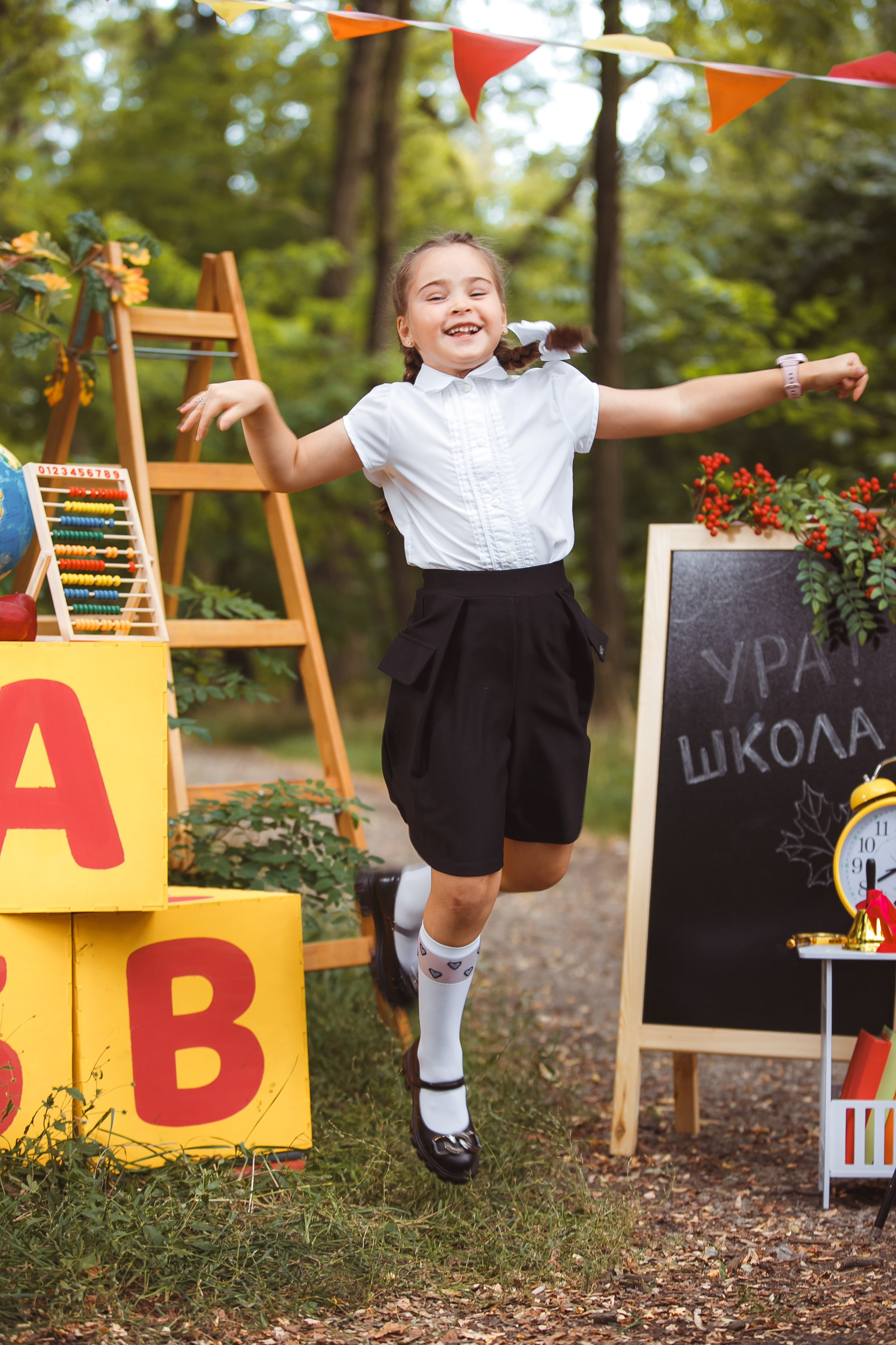 «Здравствуй школа». Выпускные альбомы в Донецке и ДНР. Фотограф Донецк и ДНР