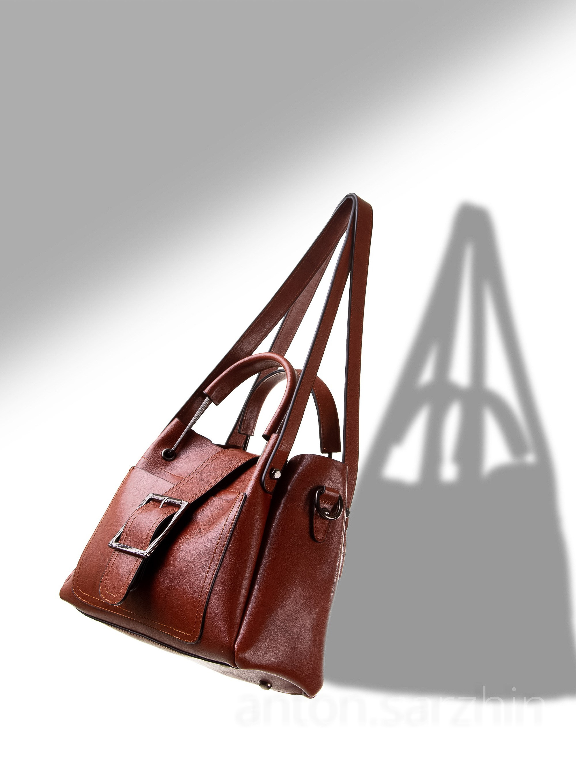 Предметная съемка женской сумки с применением эффектов