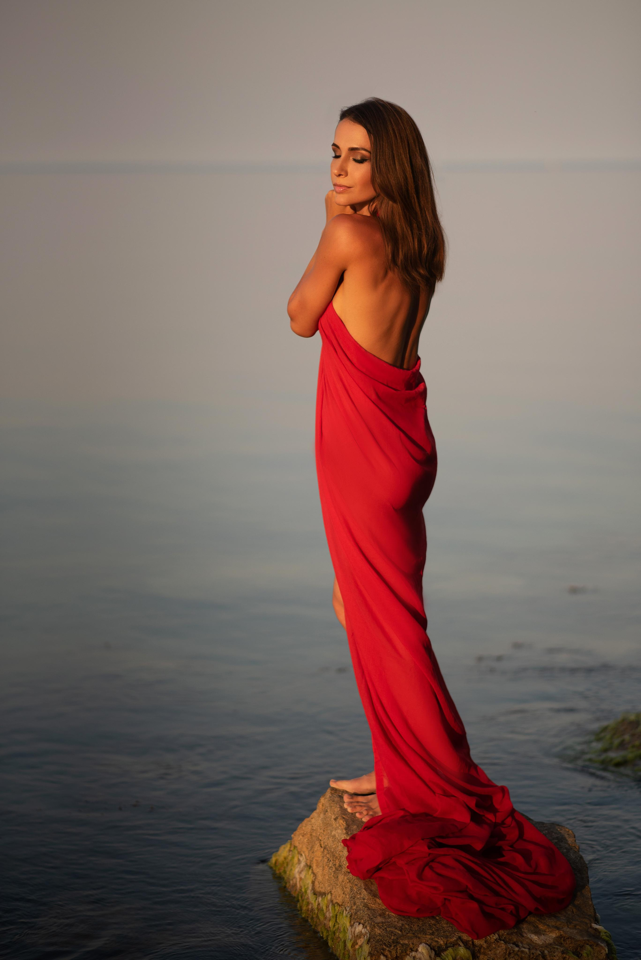 Оля… взгляд как у тигрицы. Семейный и свадебный фотограф в Феодосии и Коктебеле