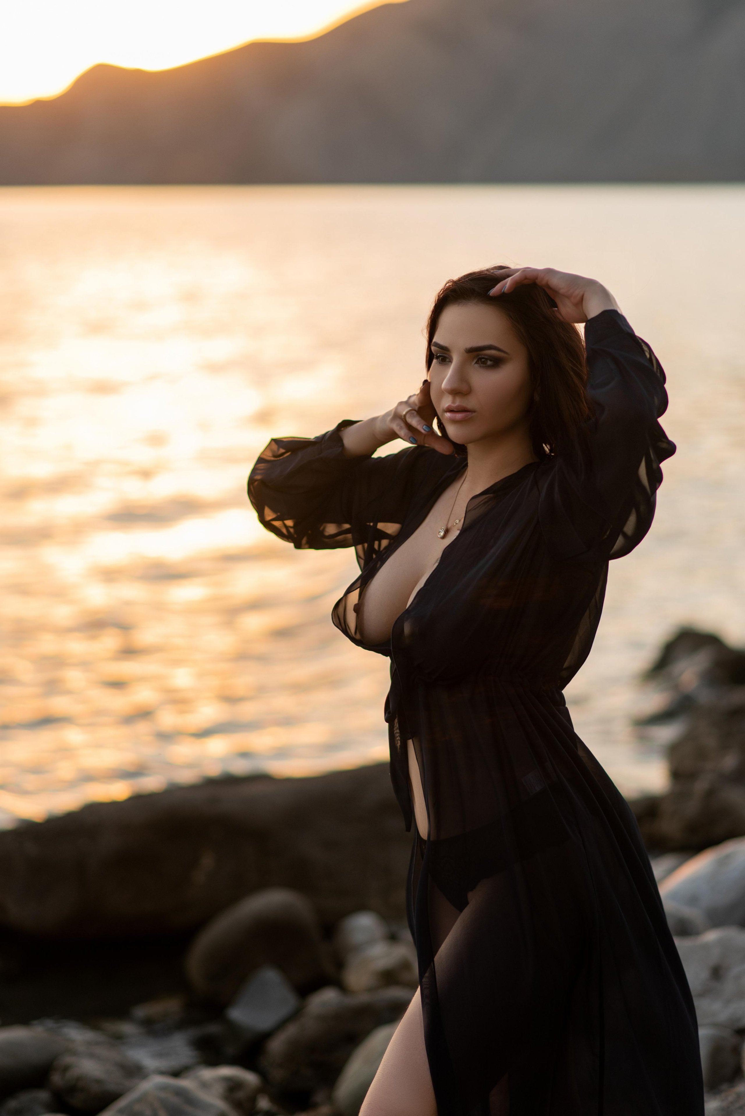 Анастасия на закате. Семейный и свадебный фотограф в Феодосии и Коктебеле