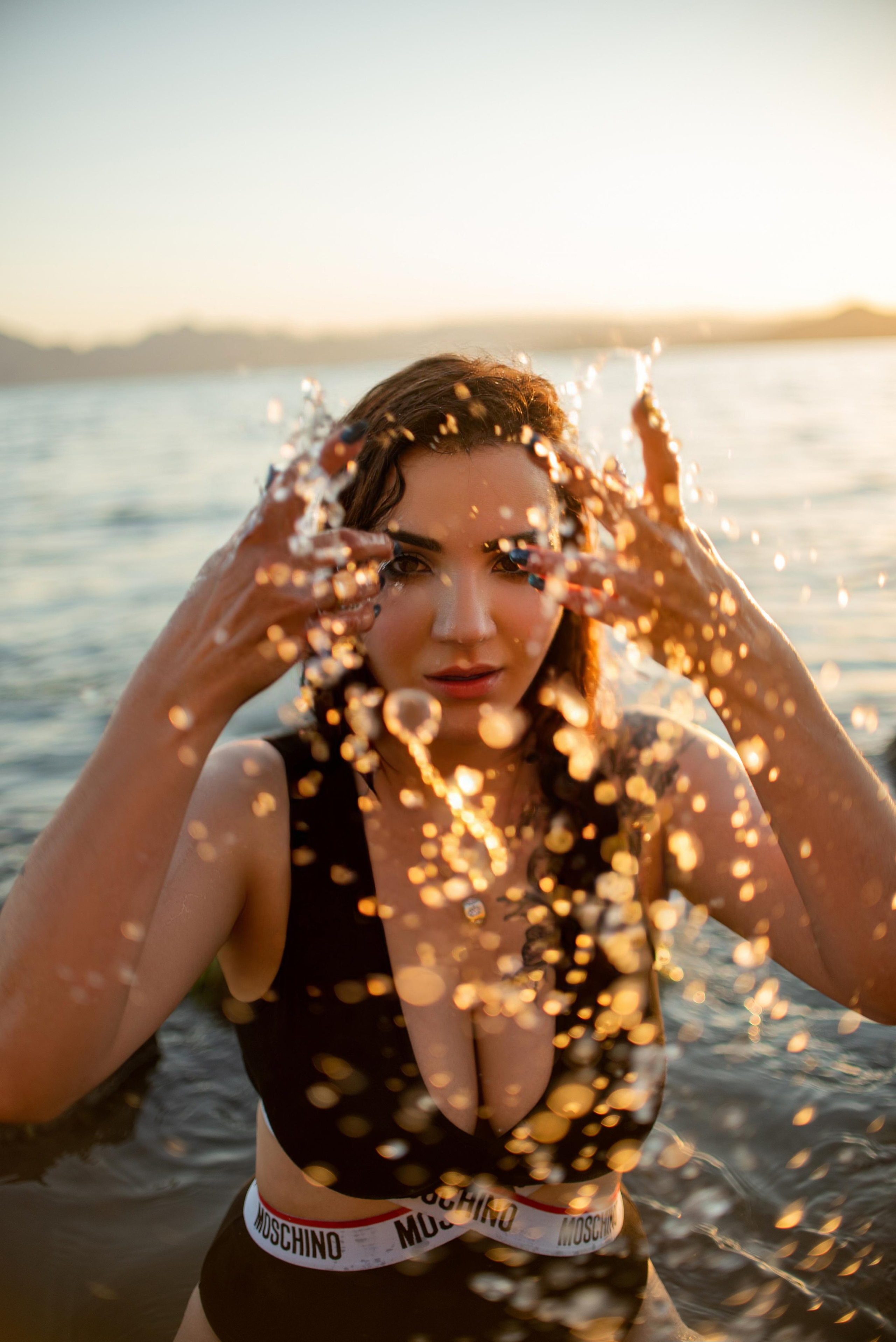 Анастасия на закате. Семейный и свадебный фотограф в Феодосии и Коктебеле