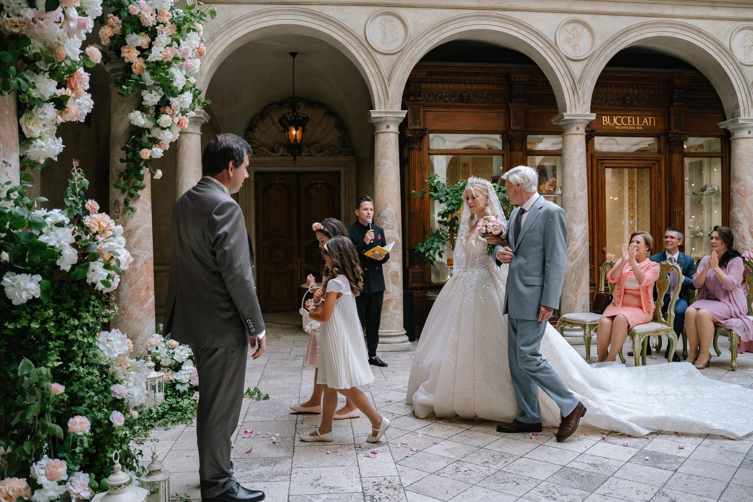 Свадьба в ресторане Турандот в Москве. Свадебный фотограф в Турандот. Выездная церемония в ресторане Турандот