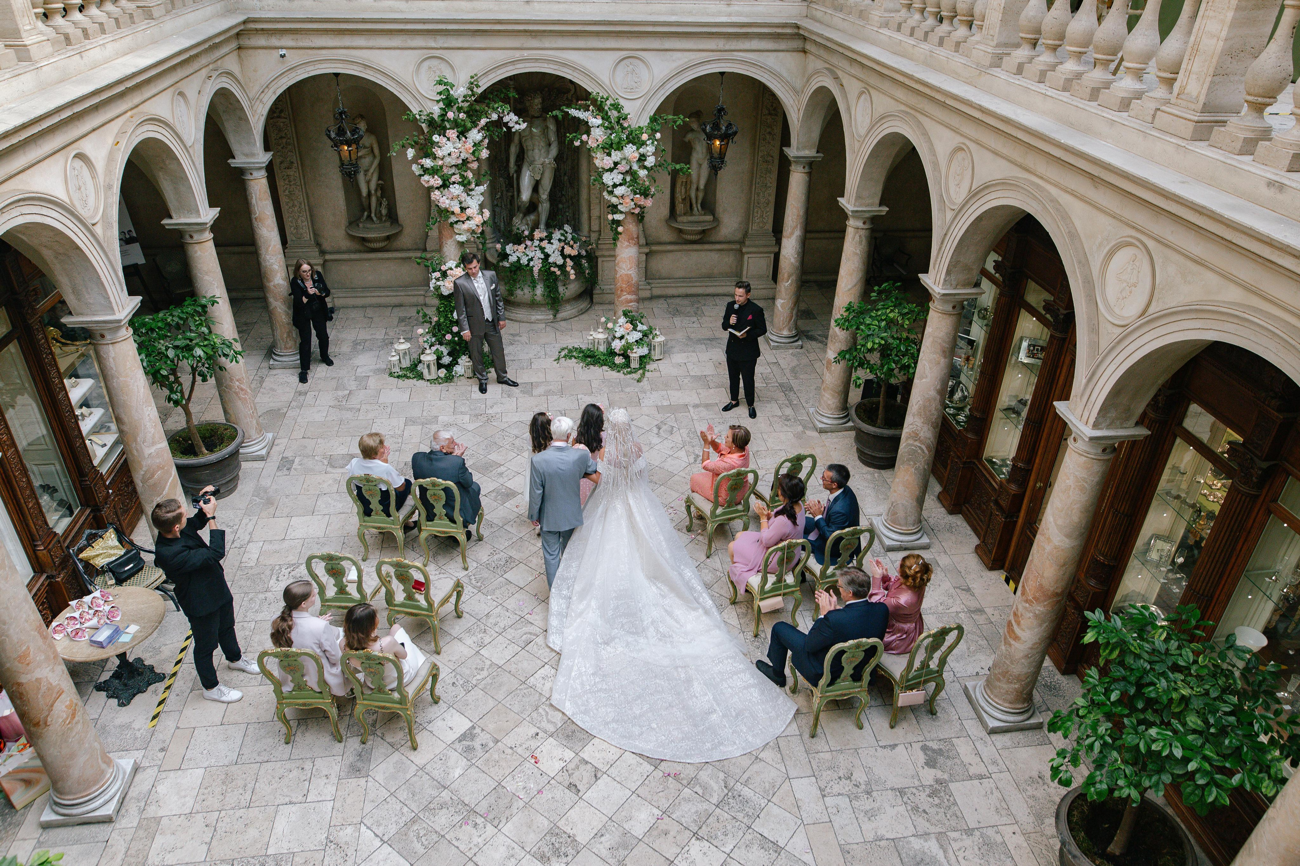 Свадьба в ресторане Турандот в Москве. Свадебный фотограф в Турандот. Выездная церемония в ресторане Турандот