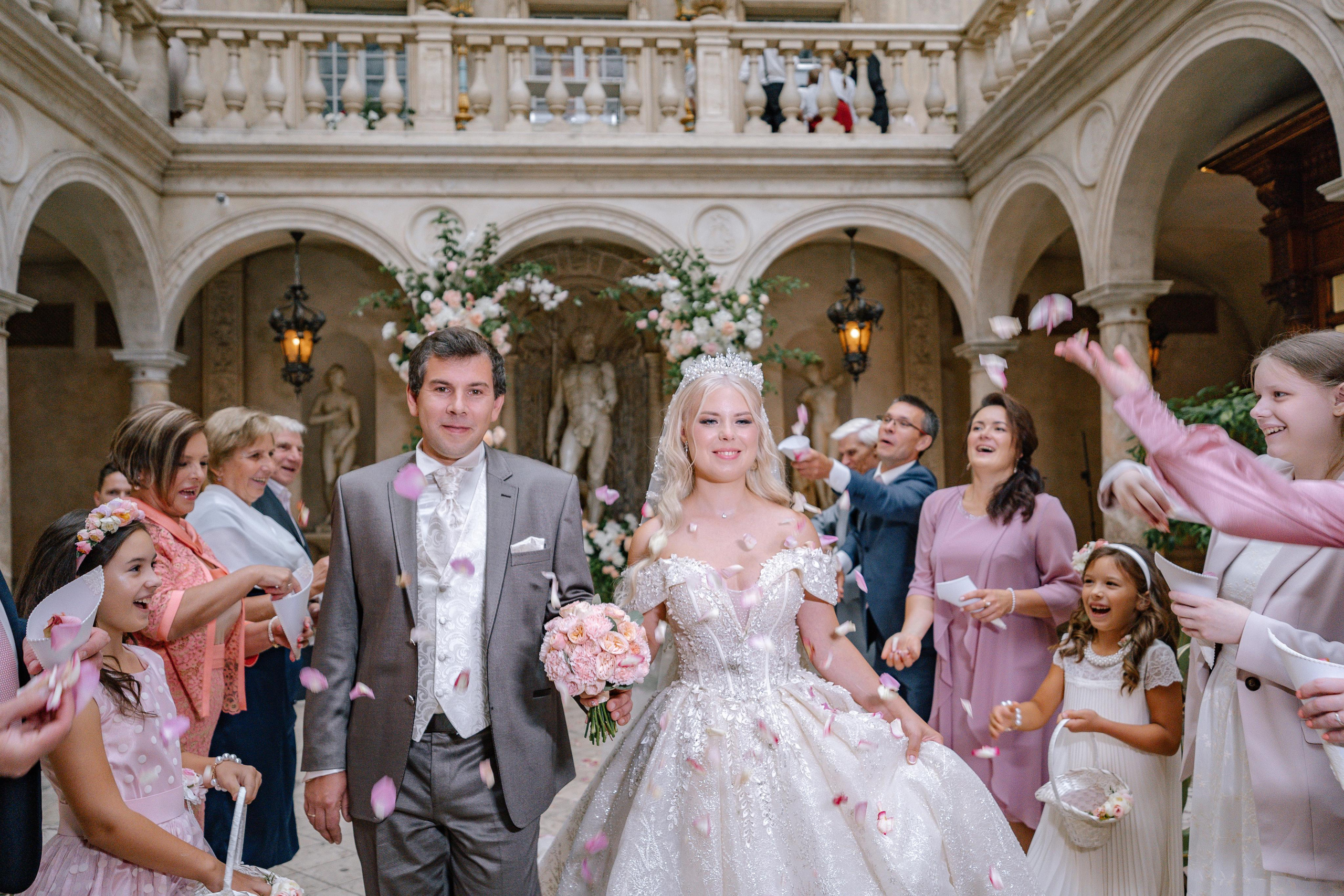 Свадьба в ресторане Турандот в Москве. Свадебный фотограф в Турандот. Выездная церемония в ресторане Турандот