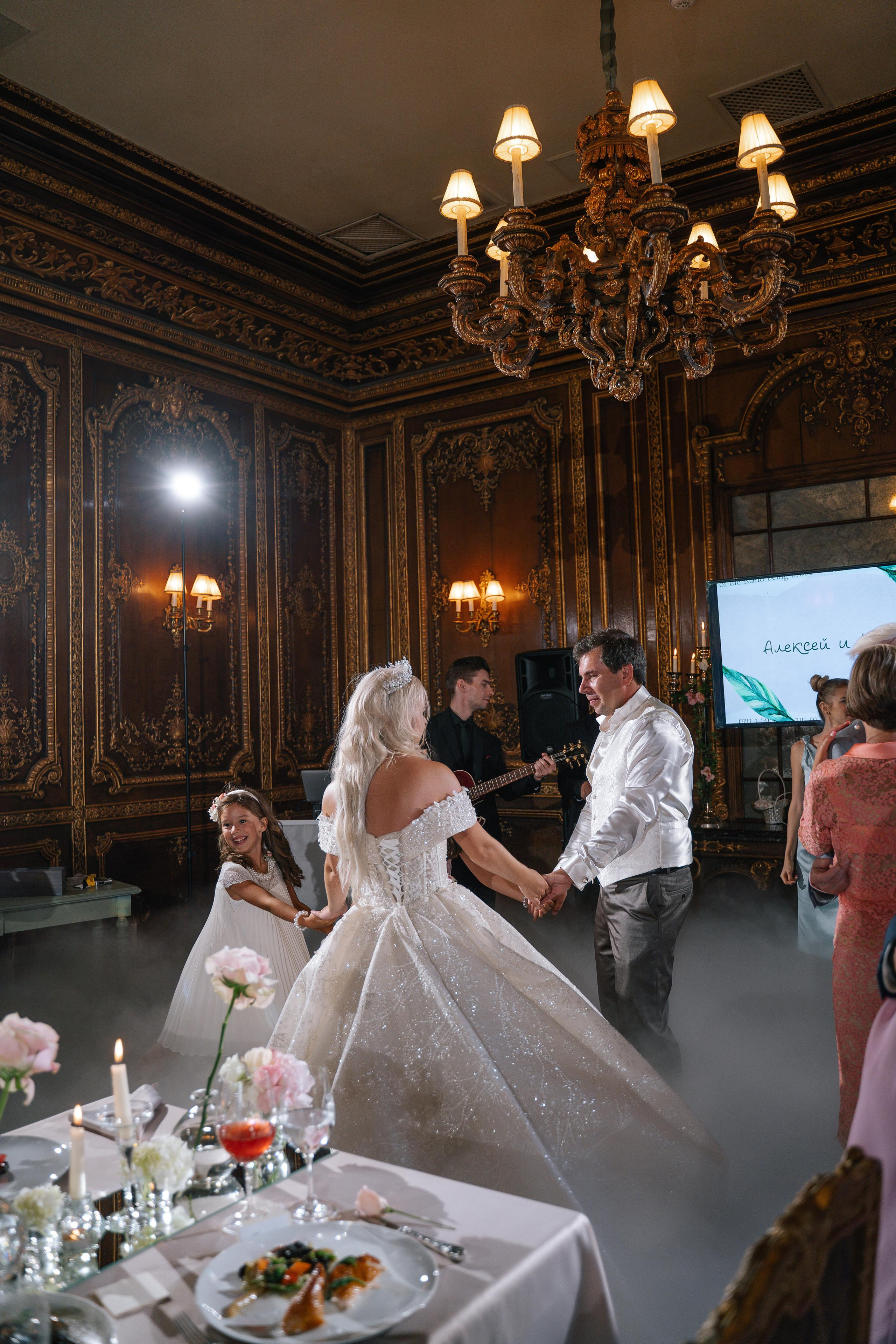 Свадьба в ресторане Турандот в Москве. Свадебный фотограф в Турандот. Выездная церемония в ресторане Турандот