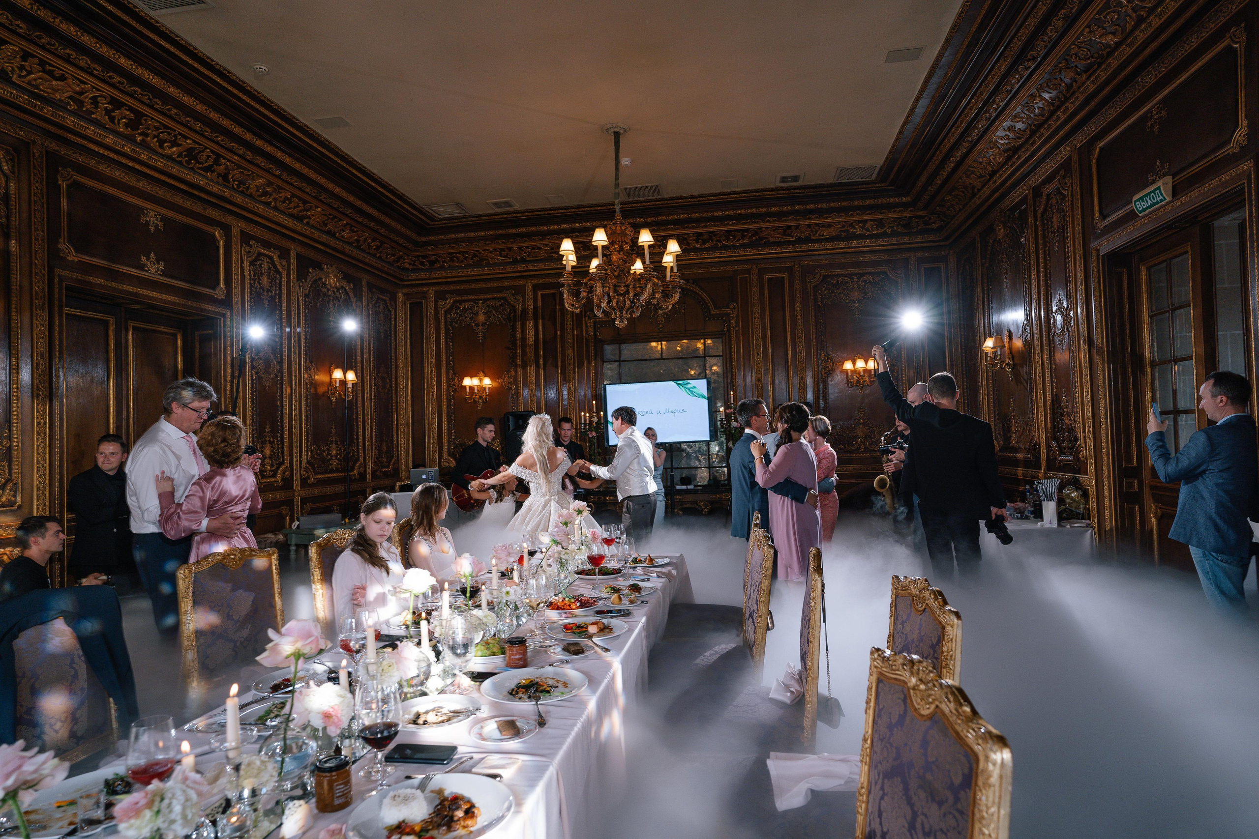 Свадьба в ресторане Турандот в Москве. Свадебный фотограф в Турандот. Выездная церемония в ресторане Турандот