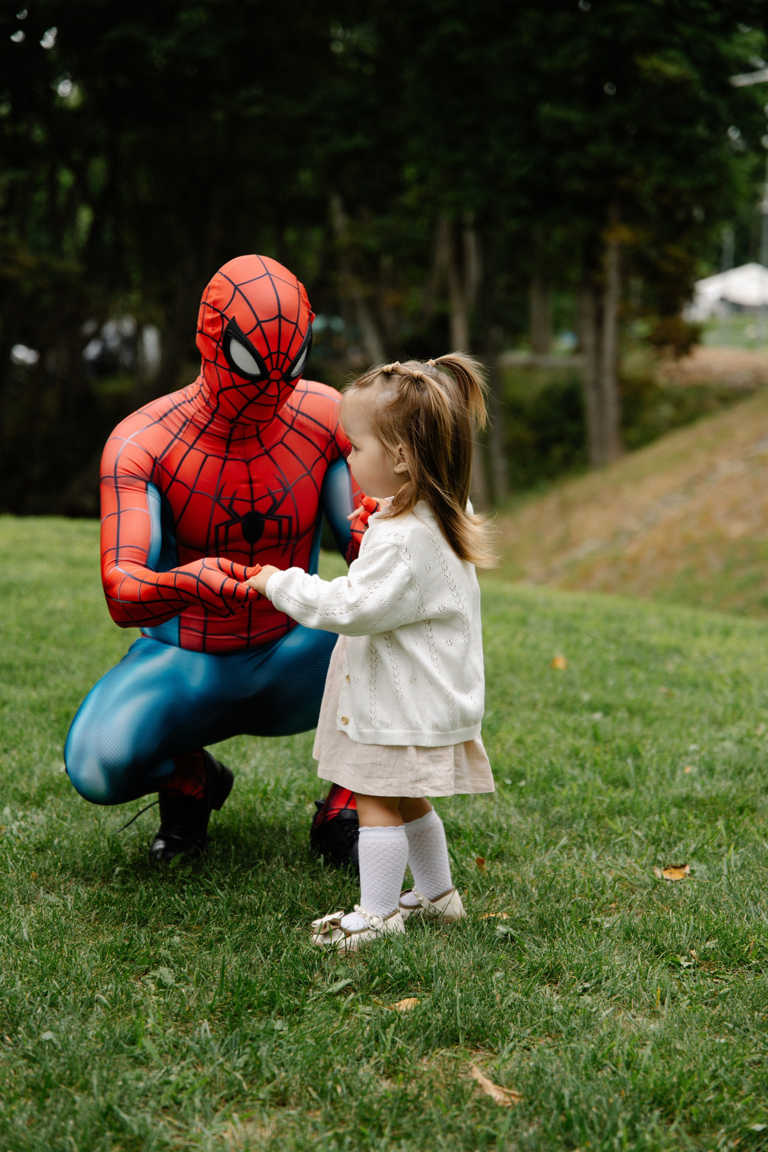 Я создаю профессиональные фотографии, которые сохраняют эмоции, детали и атмосферу вашего праздника. Свадебный фотограф во Владивостоке