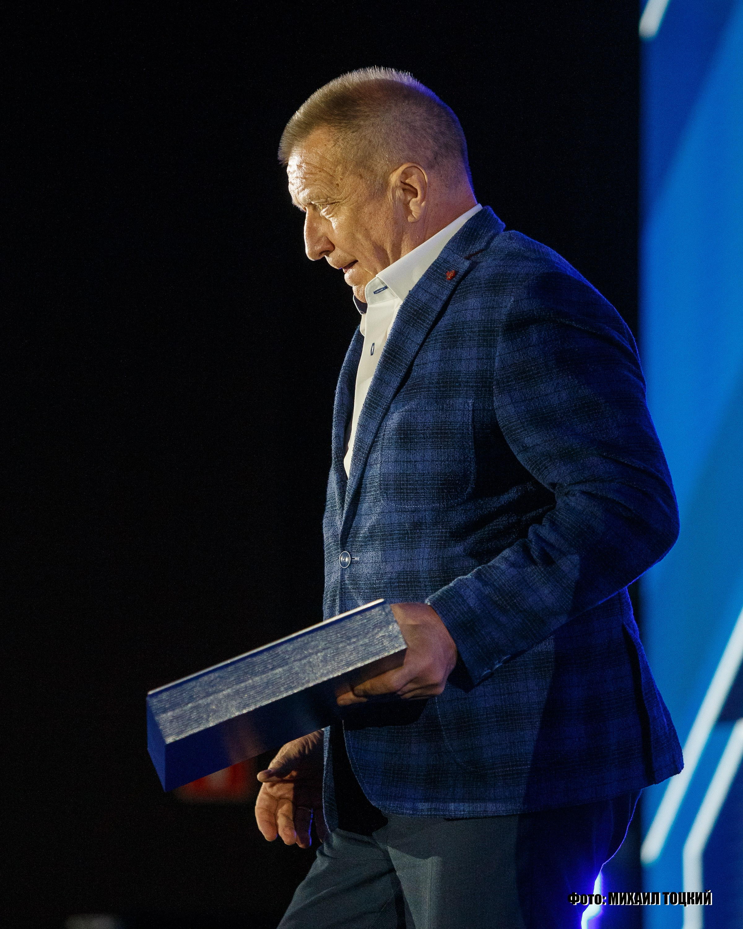 Фоторепортаж церемония закрытия Чемпионата МХЛ сезона 2024/2025. Михаил Тоцкий портретный и репортажный фотограф в Москве