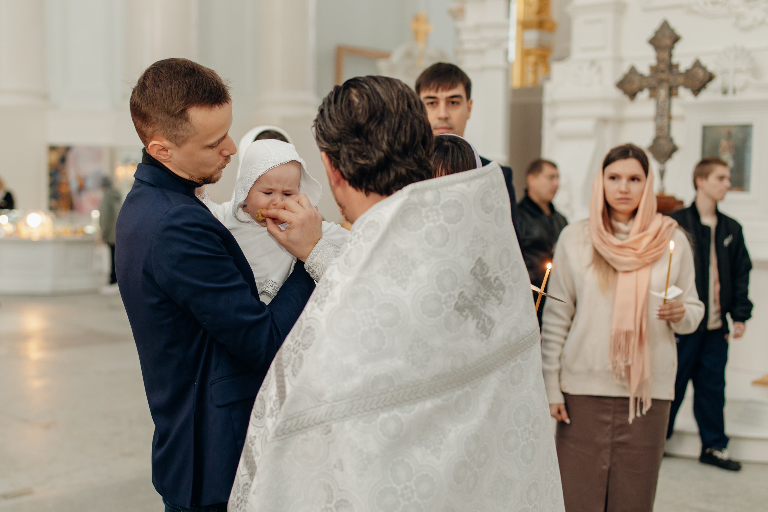 Крещение ребенка в Смольном соборе СПб. Фотограф крещение венчание в Петербурге! Помогает подобрать храм и посоветовал душевного батюшку в СПб