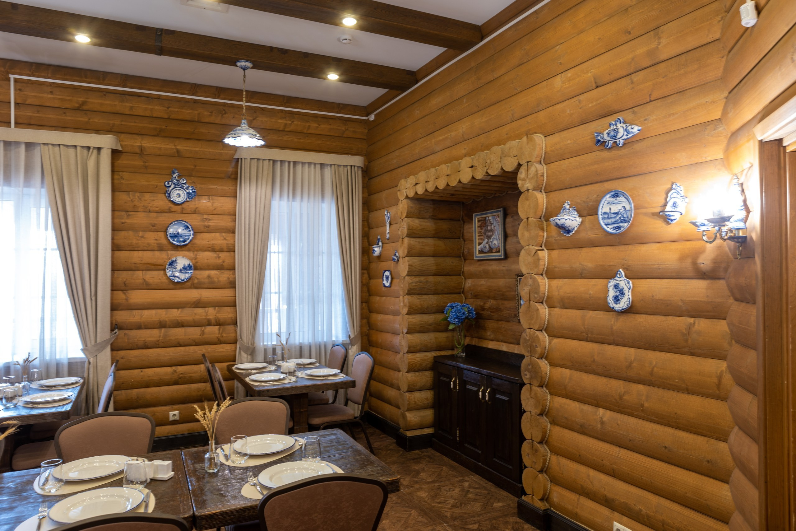 Банкетный зал «Гжель», ресторана «Дача ". Фотограф в Оренбурге. Профессиональный фотограф