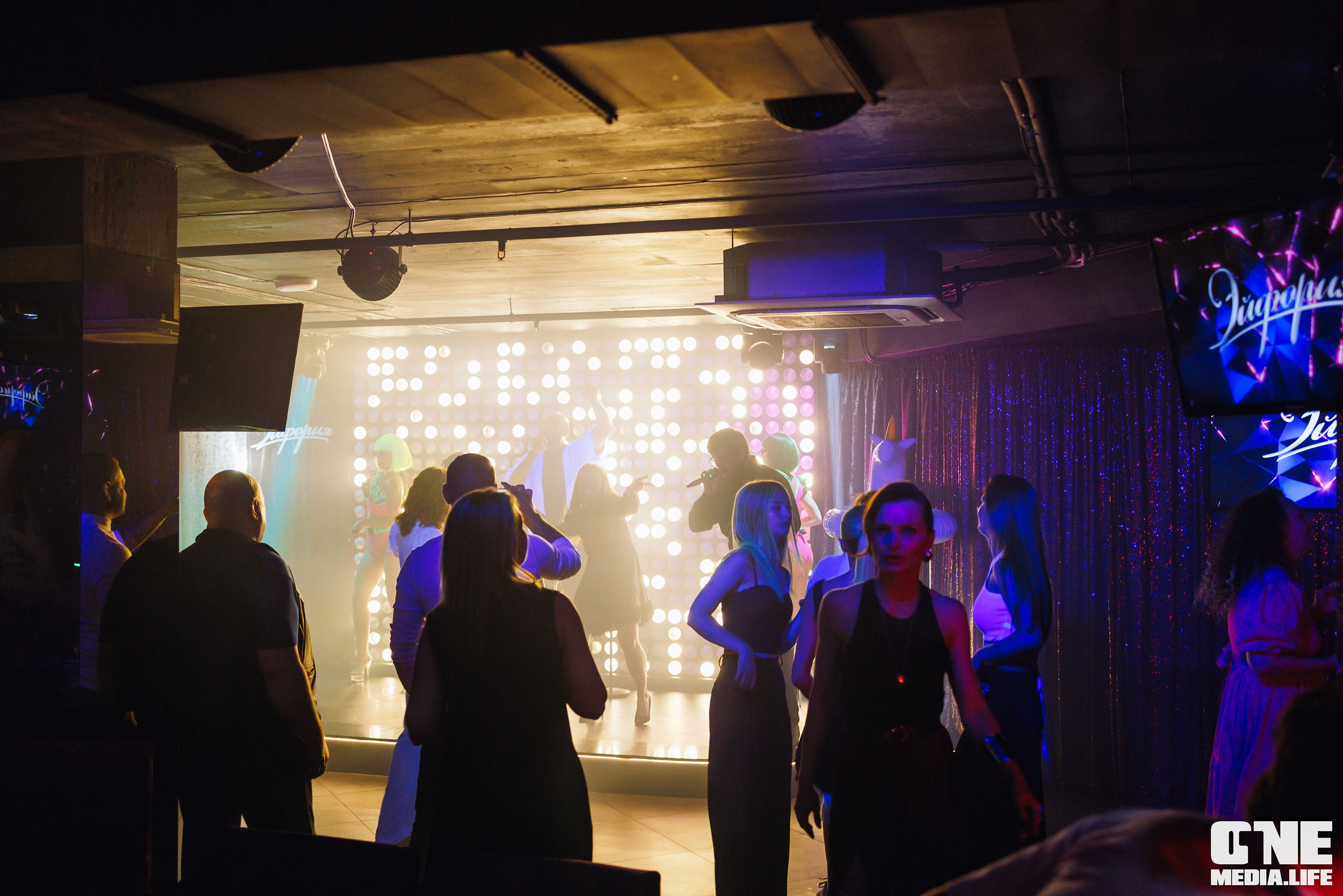 Фоторепортаж из караоке-клуба Эйфория. One Media Life: фоторепортажи, фотоотчеты с мероприятий и заведений