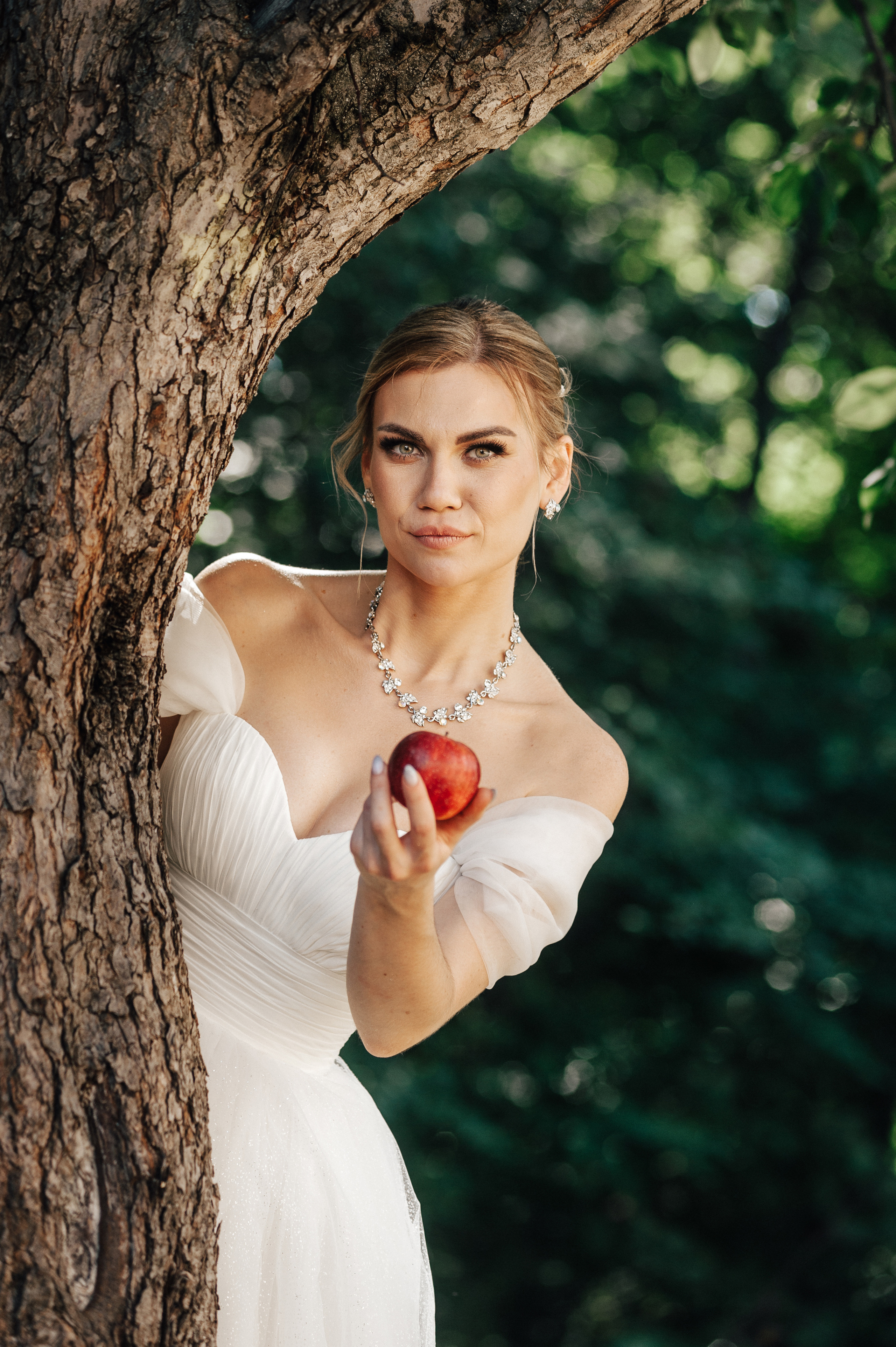 Летняя свадебная фотосессия Анастасии и Павла в Царицино. Семейный фотограф в Москве Елена Снегирева