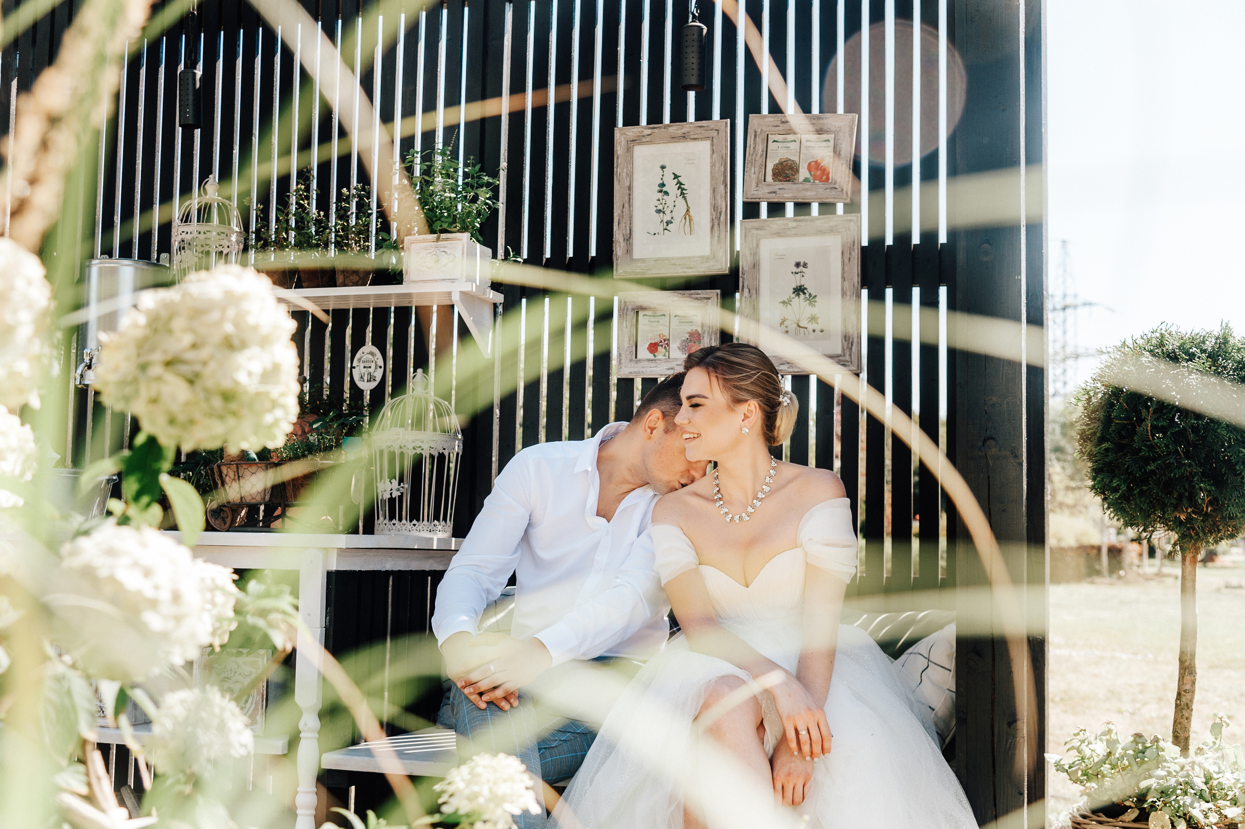 Летняя свадебная фотосессия Анастасии и Павла в Царицино. Семейный фотограф в Москве Елена Снегирева