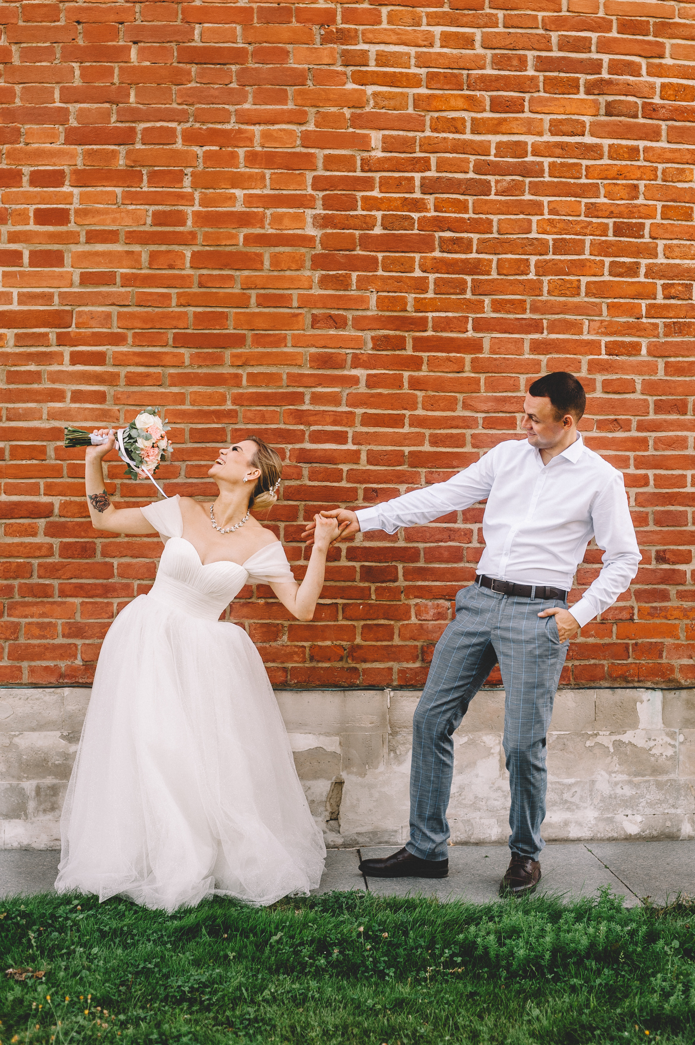 Летняя свадебная фотосессия Анастасии и Павла в Царицино. Семейный фотограф в Москве Елена Снегирева