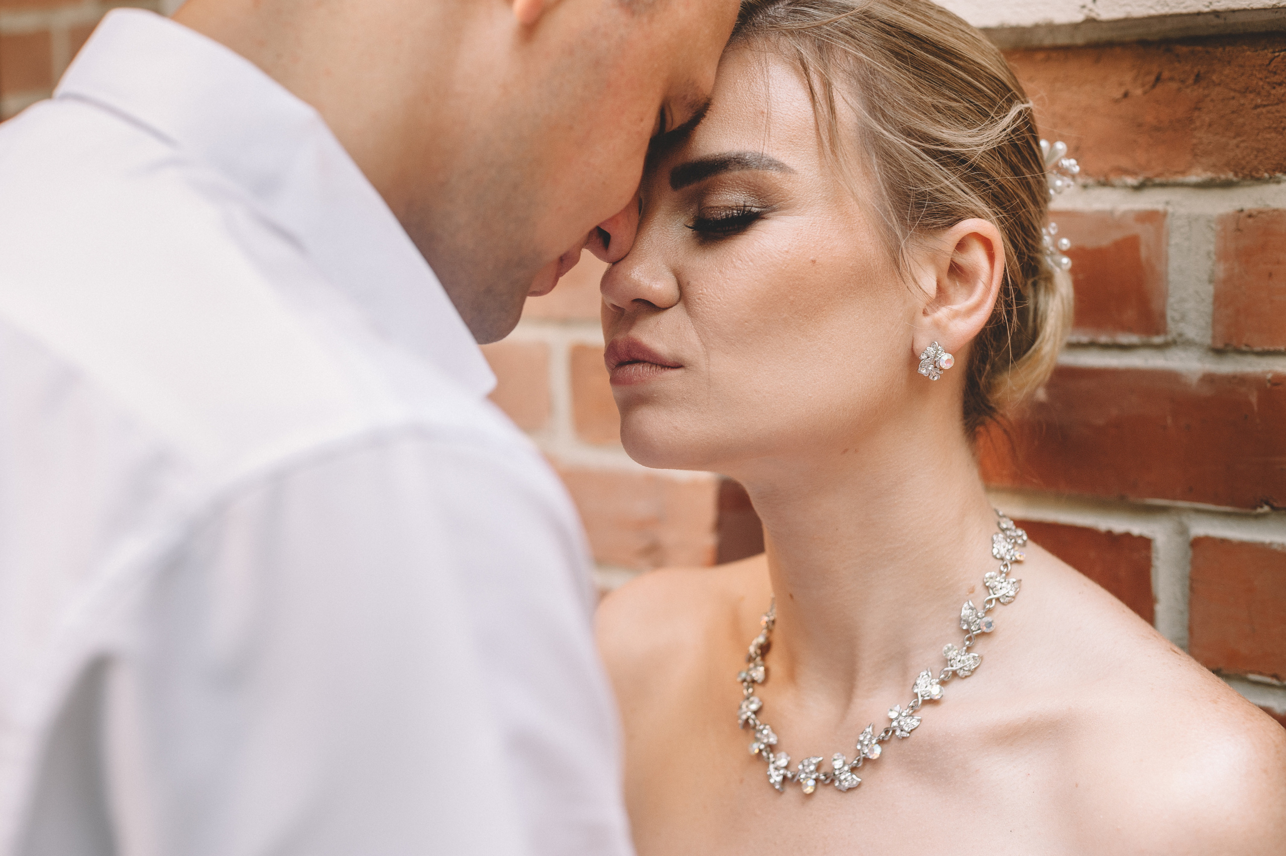 Летняя свадебная фотосессия Анастасии и Павла в Царицино. Семейный фотограф в Москве Елена Снегирева