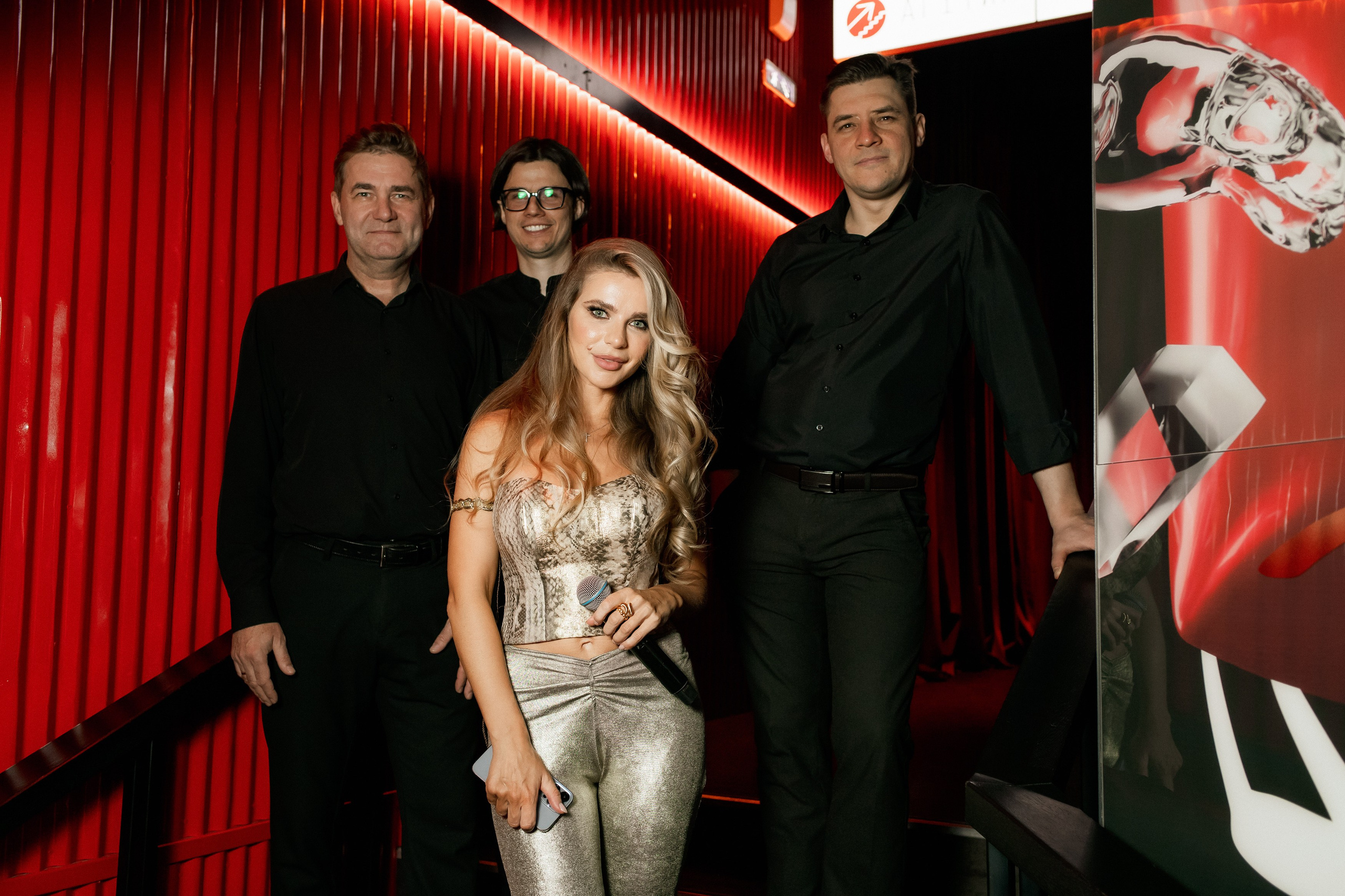 YANA URBAN: сольный концерт в «Анжелика Wineroom». СВОИ. ФОТООТЧЕТЫ-СОБЫТИЯ-МЕСТА