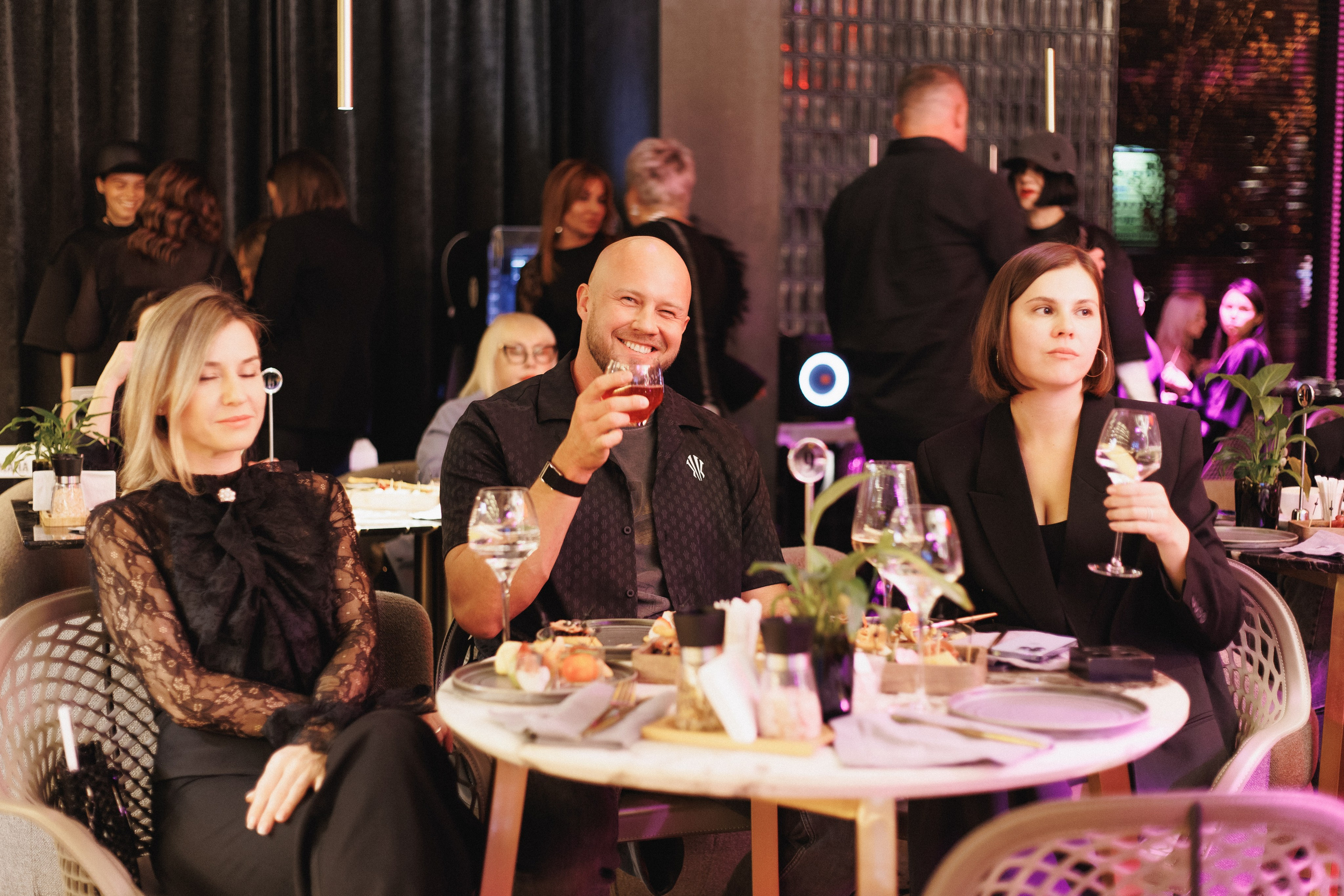 B.DAY PARTY ЖУРНАЛА •G. СВОИ. ФОТООТЧЕТЫ-СОБЫТИЯ-МЕСТА