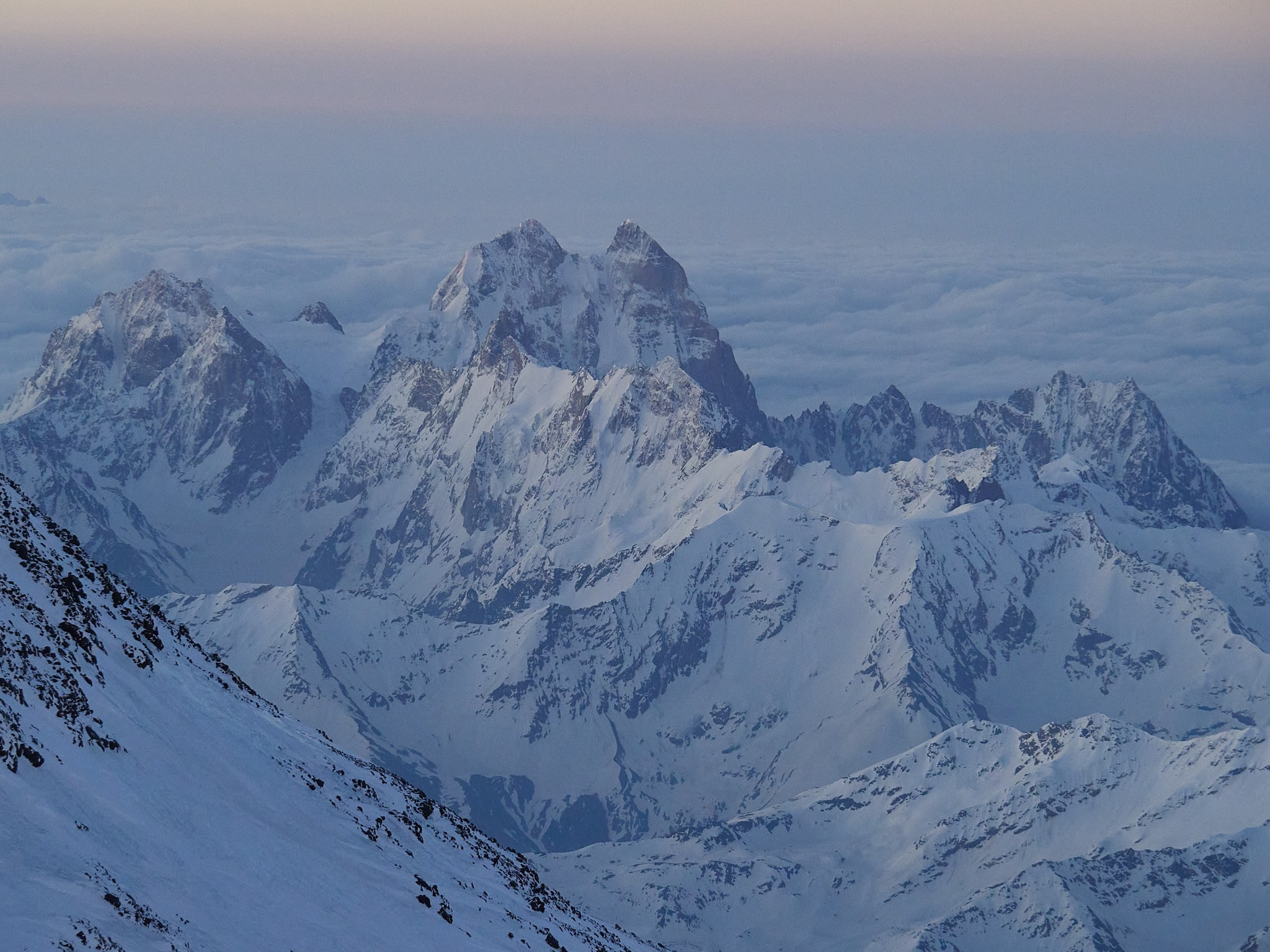 Горный, высотный Фотограф на Эльбрусе Георгий